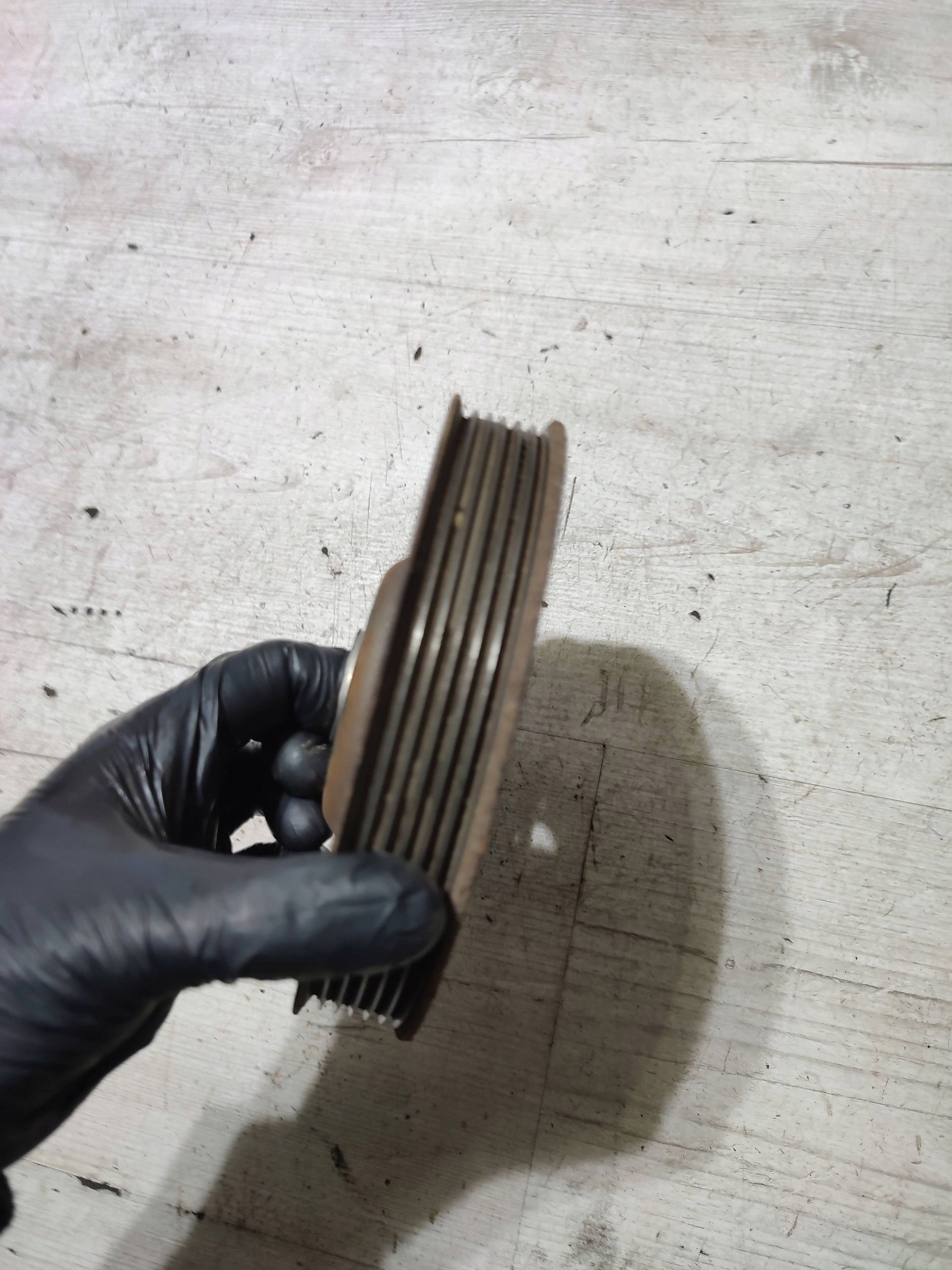 Mercedes-Benz GLA W156 2015 crank pulley