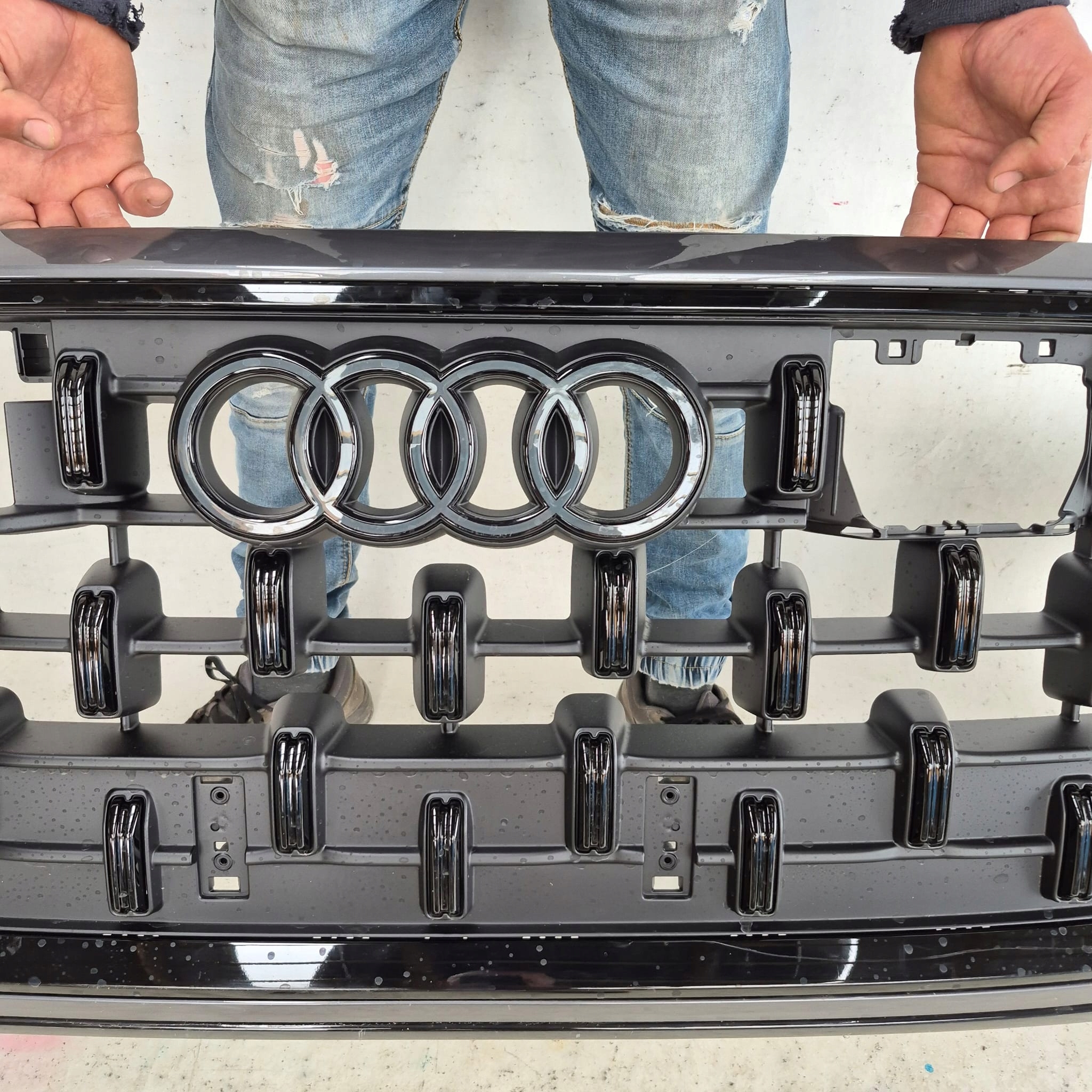 AUDI Q8 4M S-LINE LIFT 24- bumper front front SPR PDC
