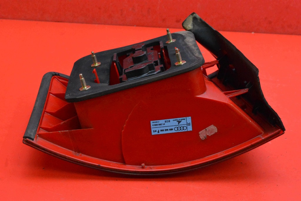 Licht rechts heck hinten 4B9945096F AUDI A6 C5 KOMBI LIFT 01-04