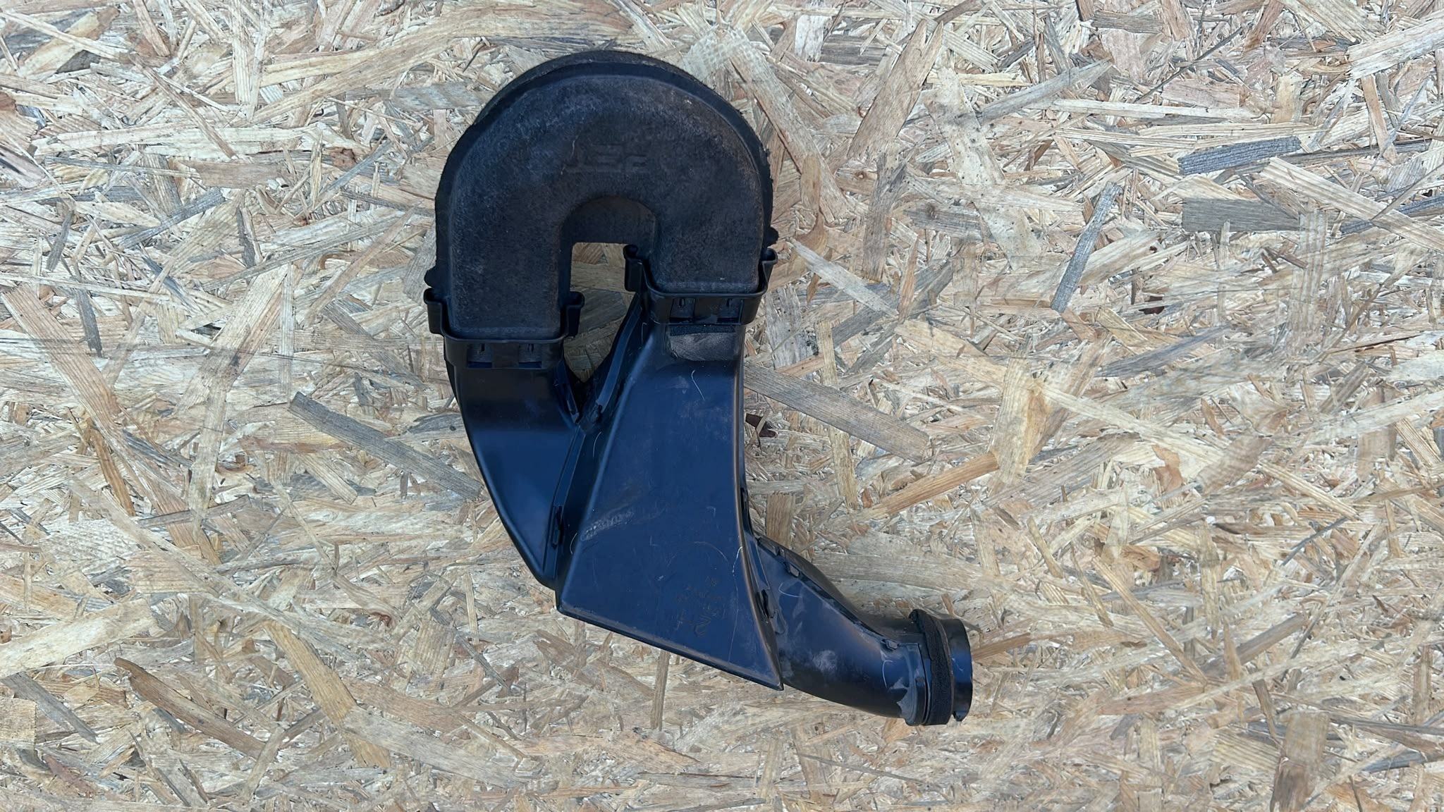 pipe REZONATOR intake air TOYOTA AURIS II 12-18
