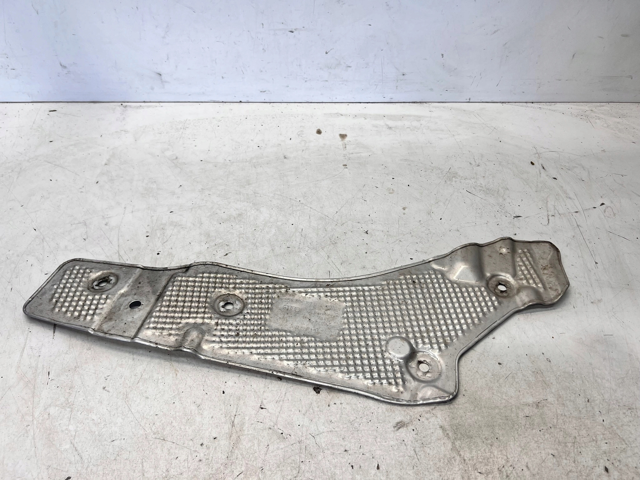 cover TERMICZNA PODLUZNICY left AUDI A6 C8 40804161B