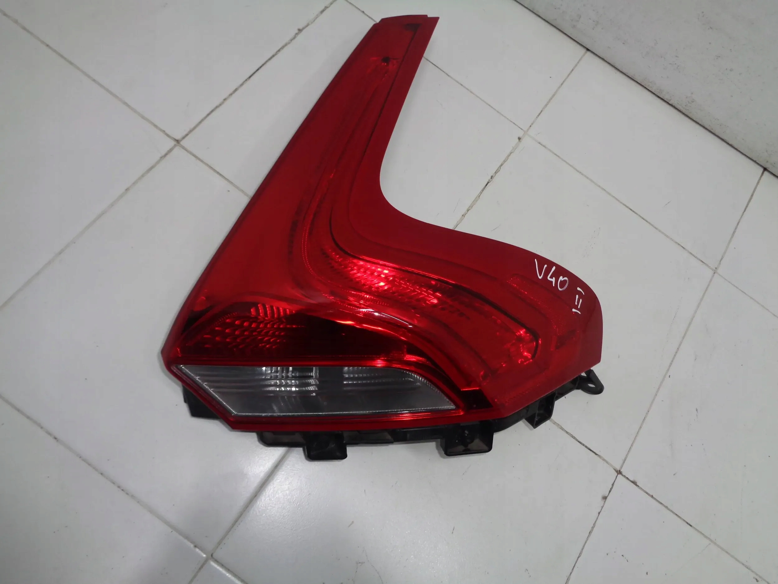 VOLVO V40 II 12-19R light right rear part rear