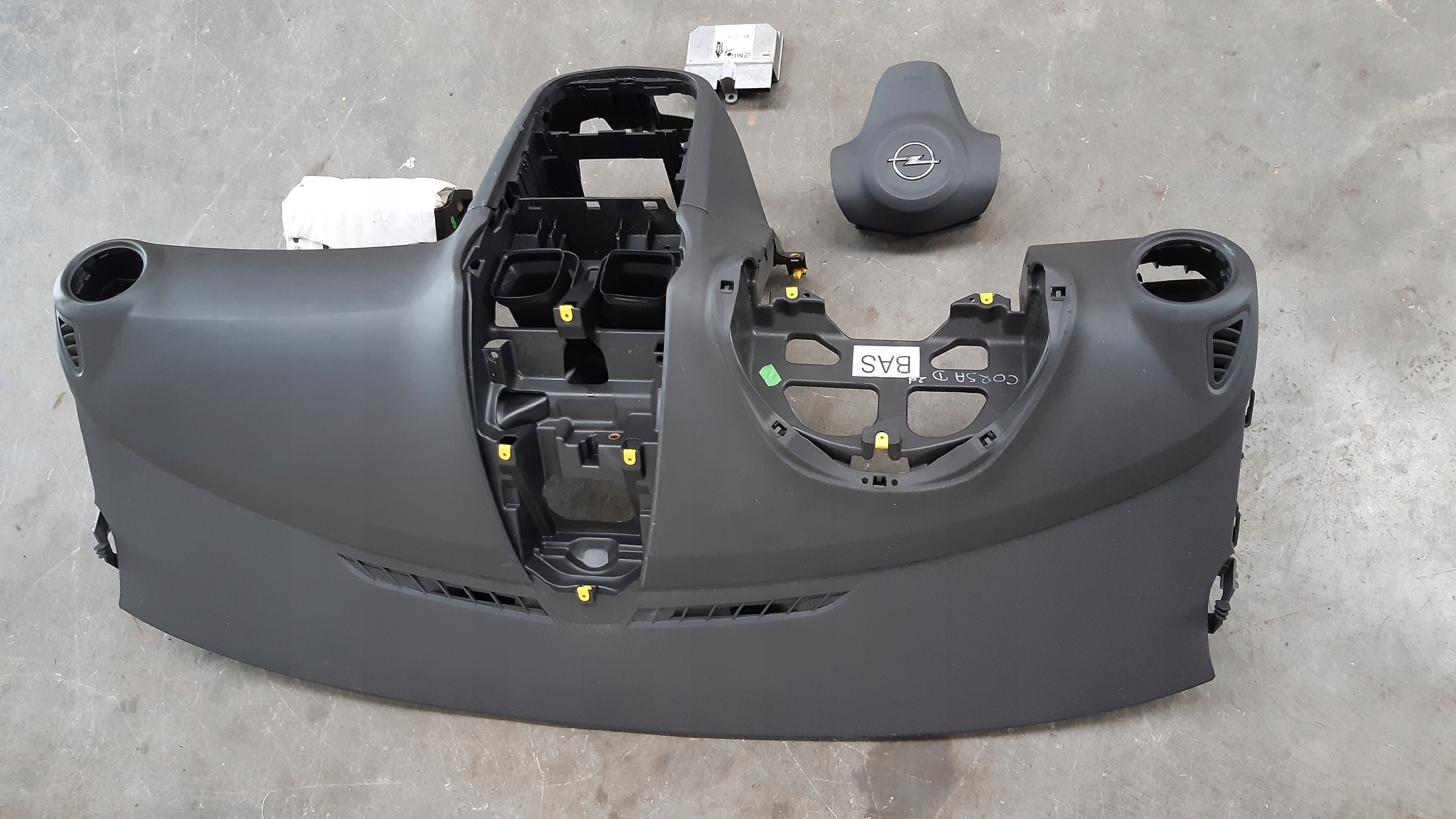 dashboard panel airbags console kpl Opel Corsa D