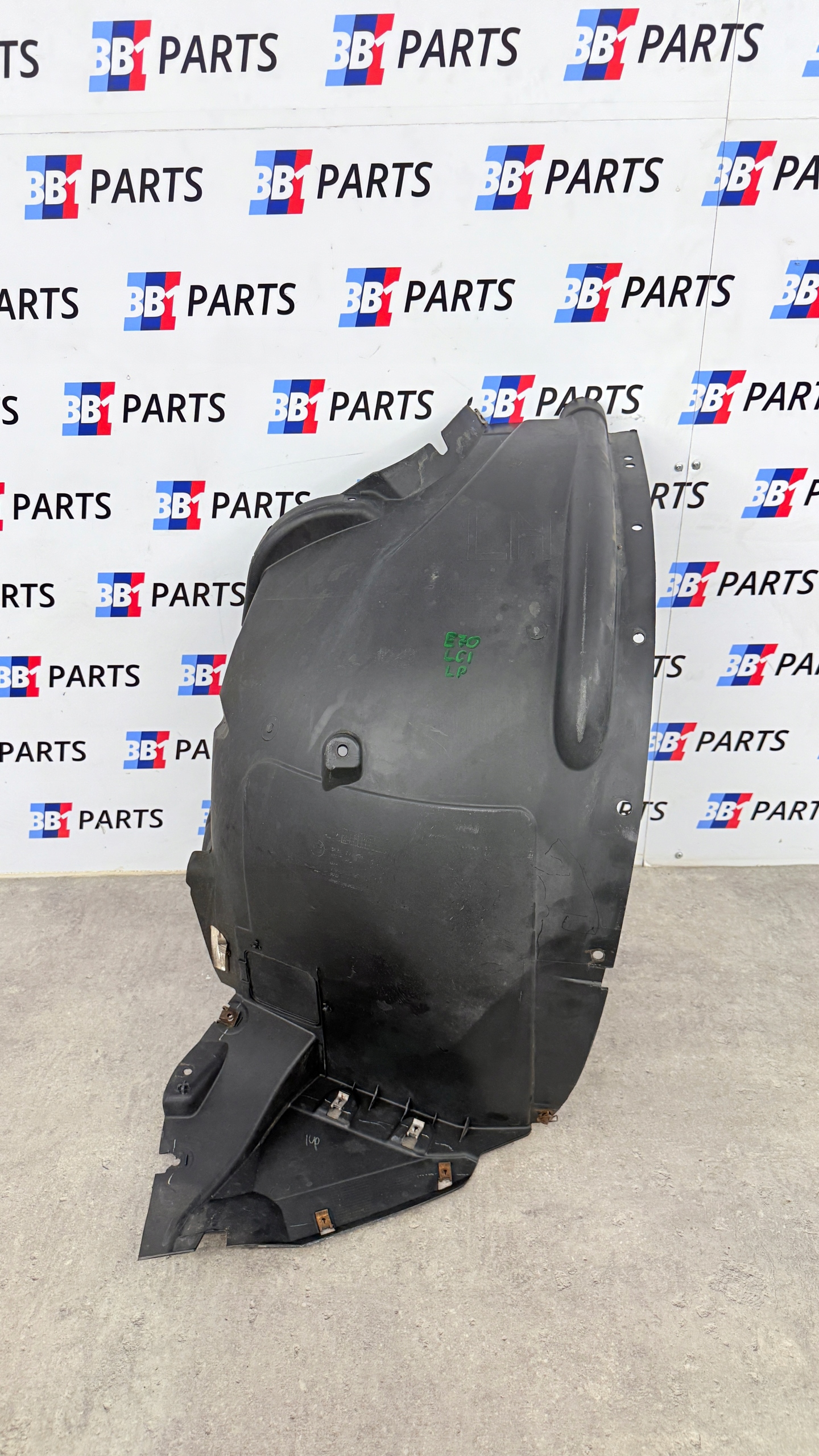 BMW E70 X5 mudguard left front front LCI LIFT 7234831 7234833