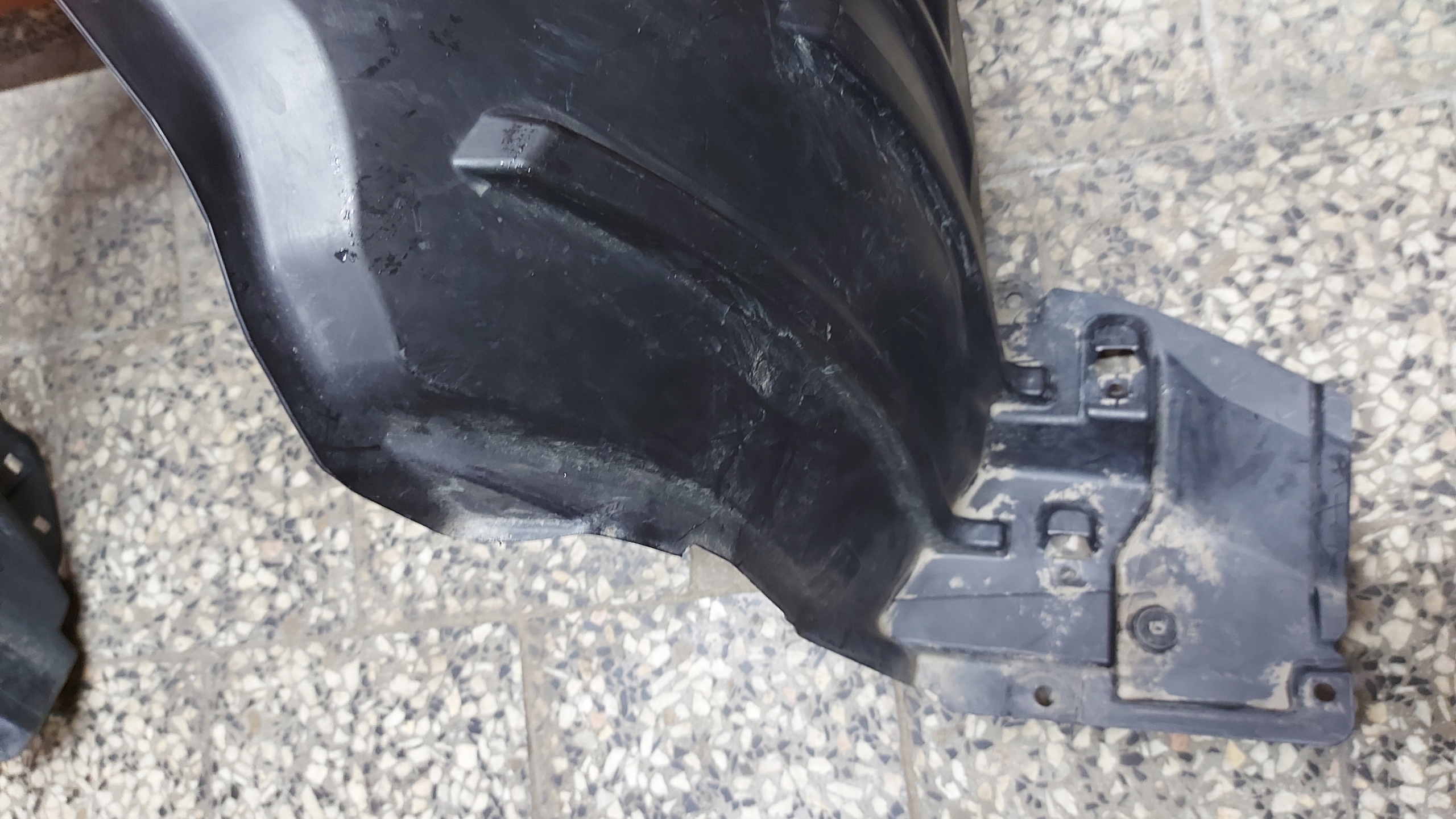 mudguard left front TOYOTA YARIS CROSS 21