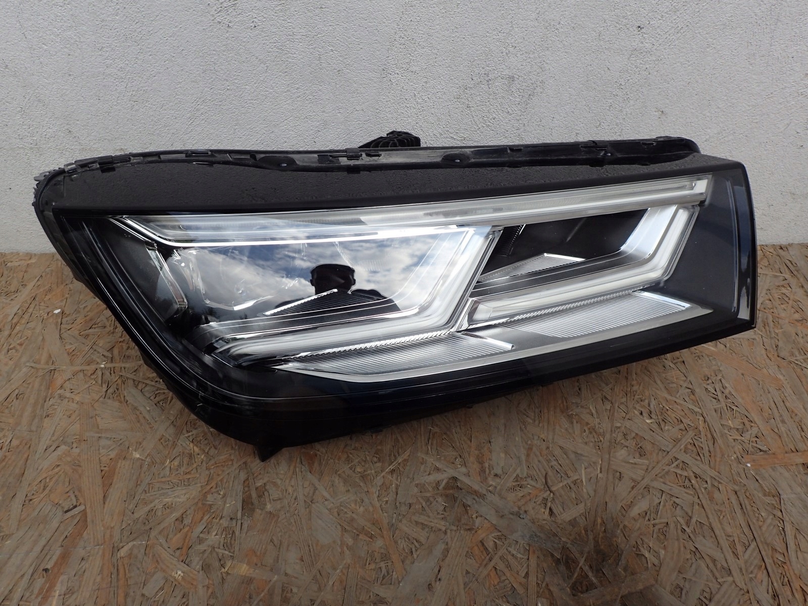 LAMPA PRAWA PRAWY FULL LED AUDI Q5 II 80A FYB