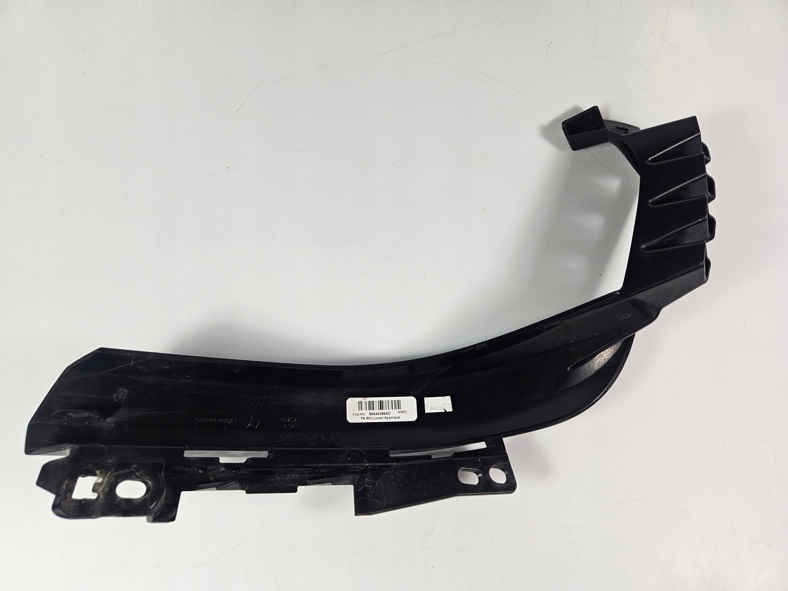Ram 1500 covering moulding grilla right 2021-24