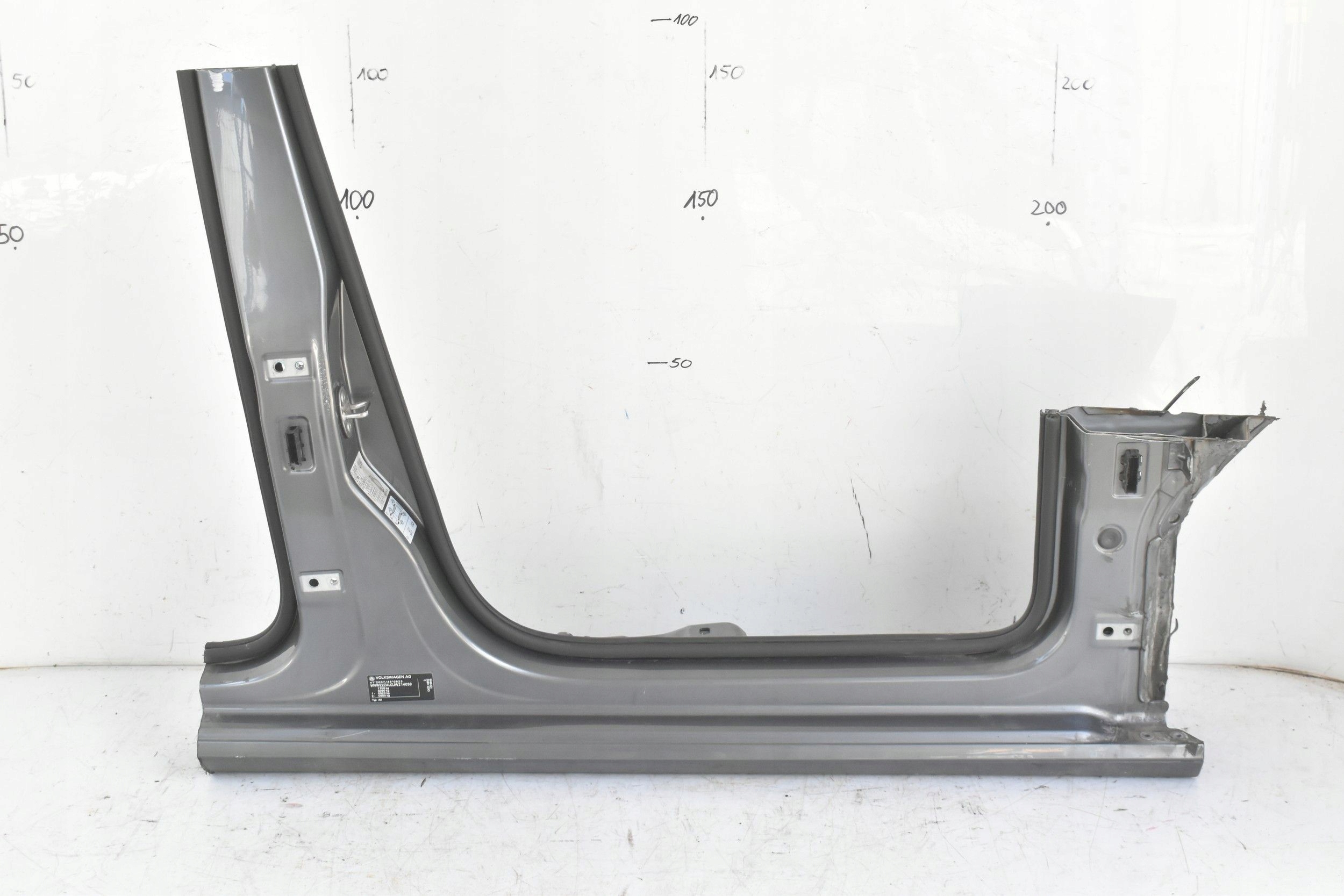 PRÓG PRAWY PRZÓD SŁUPEK VW GOLF VII 5DRZWI 12-21