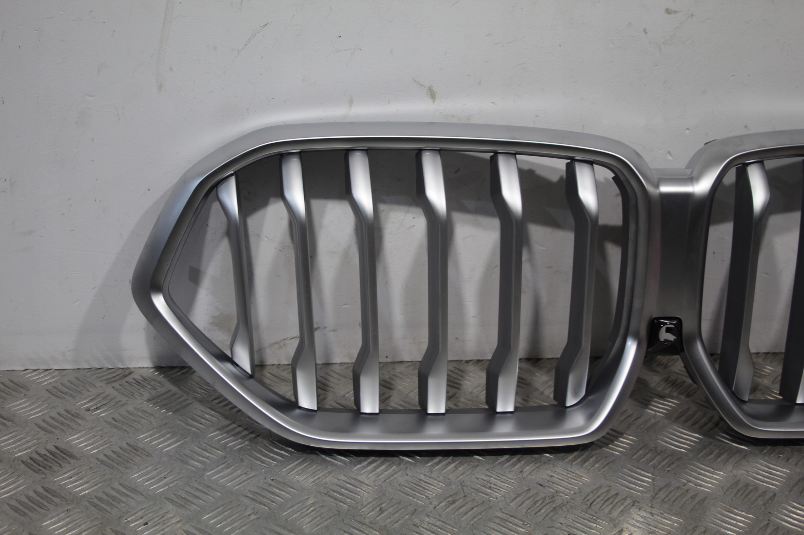 mask NERKI BMW X6 G06 8494884