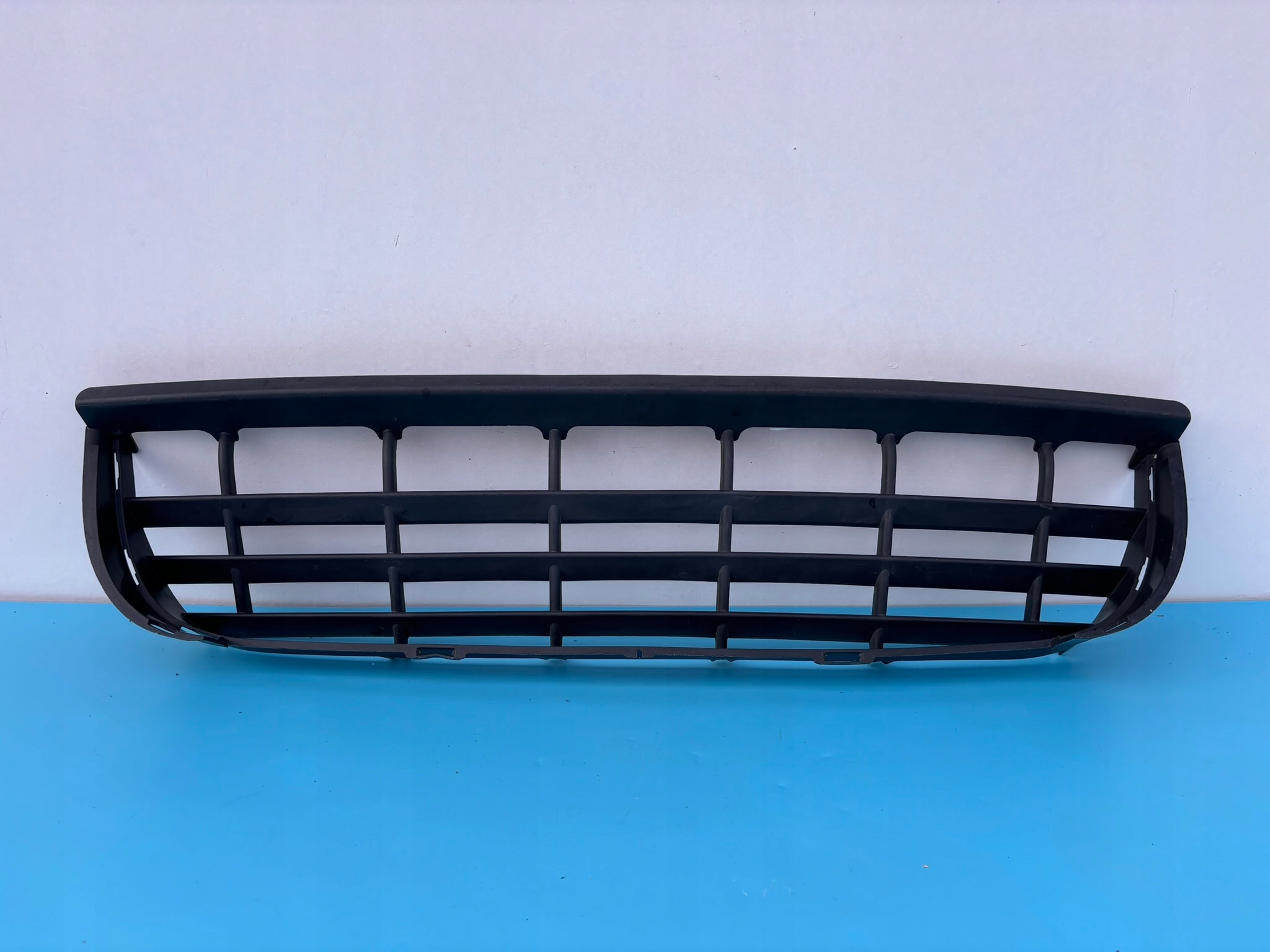 VW CRAFTER 2E grid of a bumper front central 2E0807835A K107/110