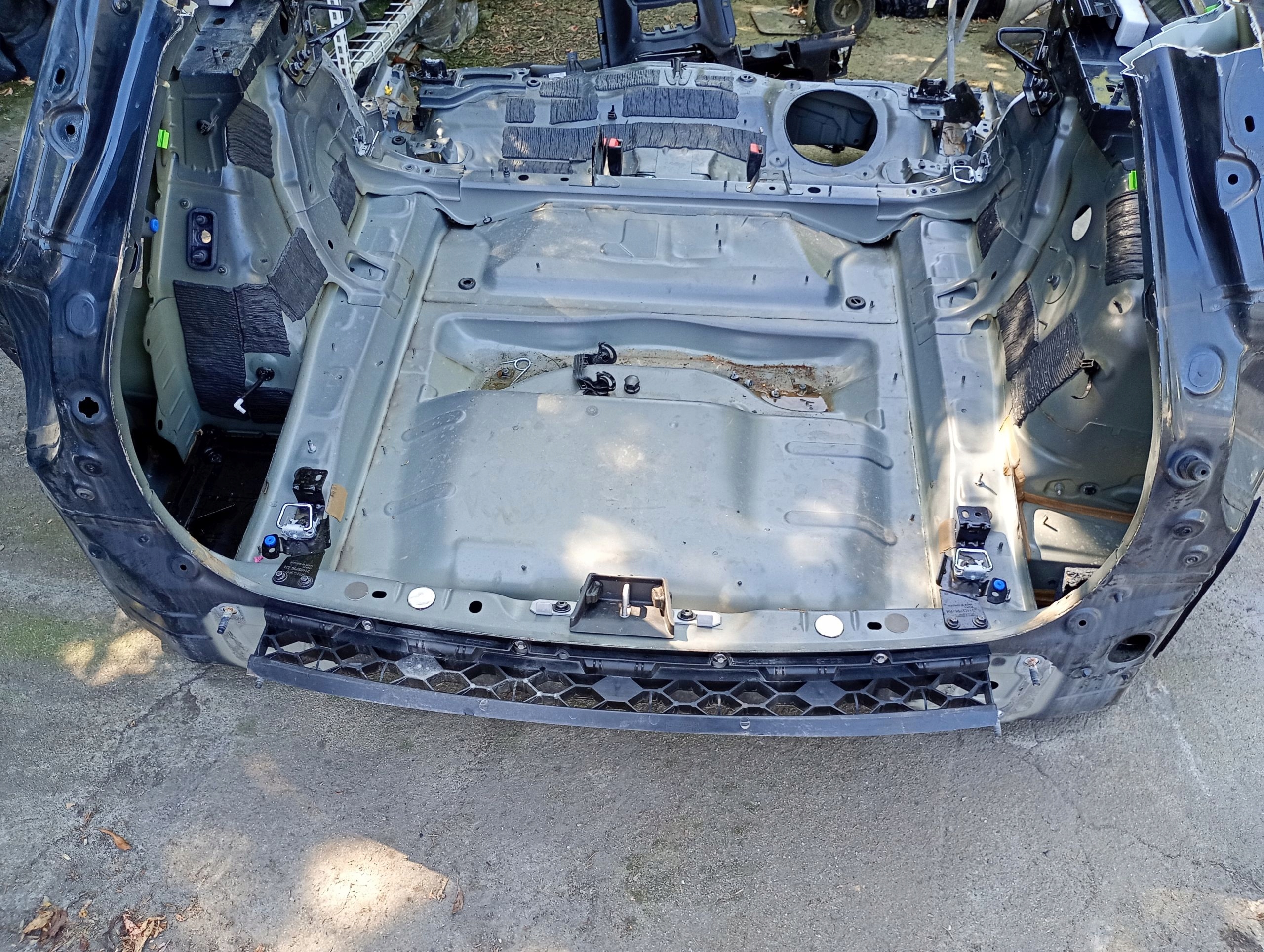 TYLNY PAS TYŁ WANNA ĆWIARTKA PODŁOGA BAGAŻNIKA POSZYCIE VOLVO V60 II 2018-