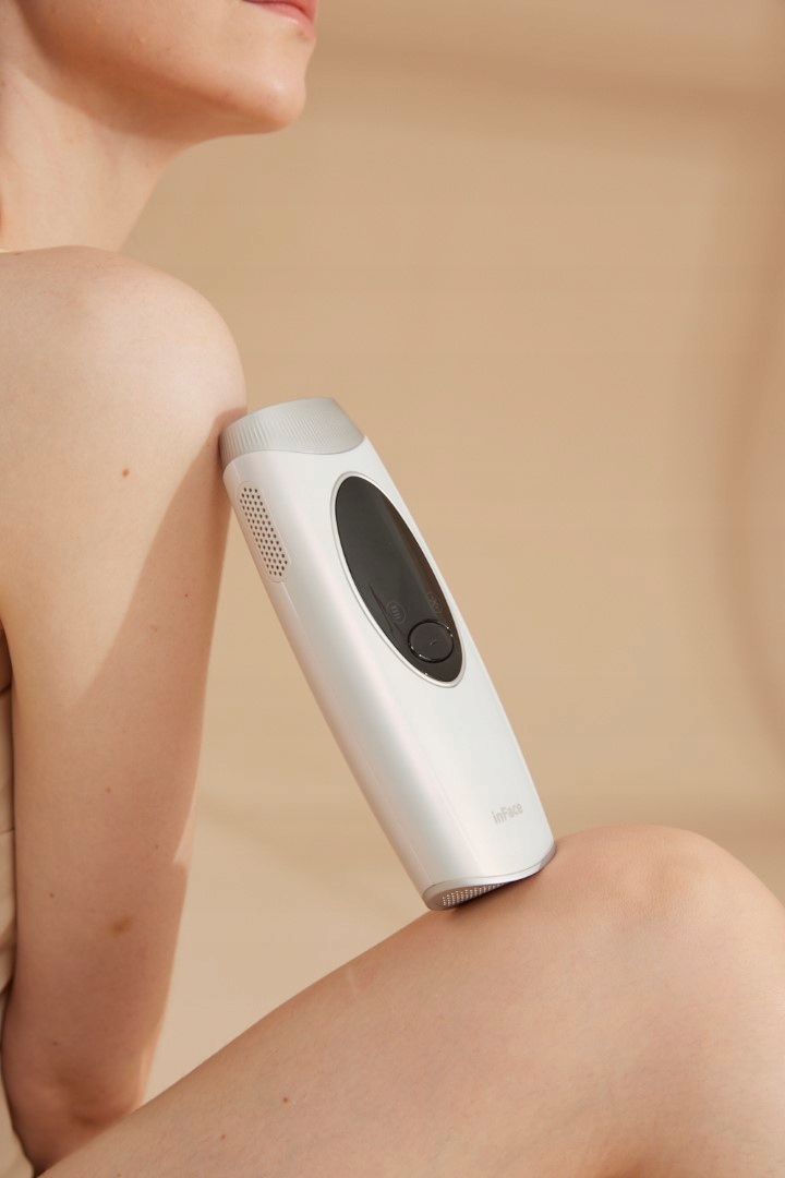 Depilator LASEROWY z Punktowym CHŁODZENIEM Kolor dominujący biały