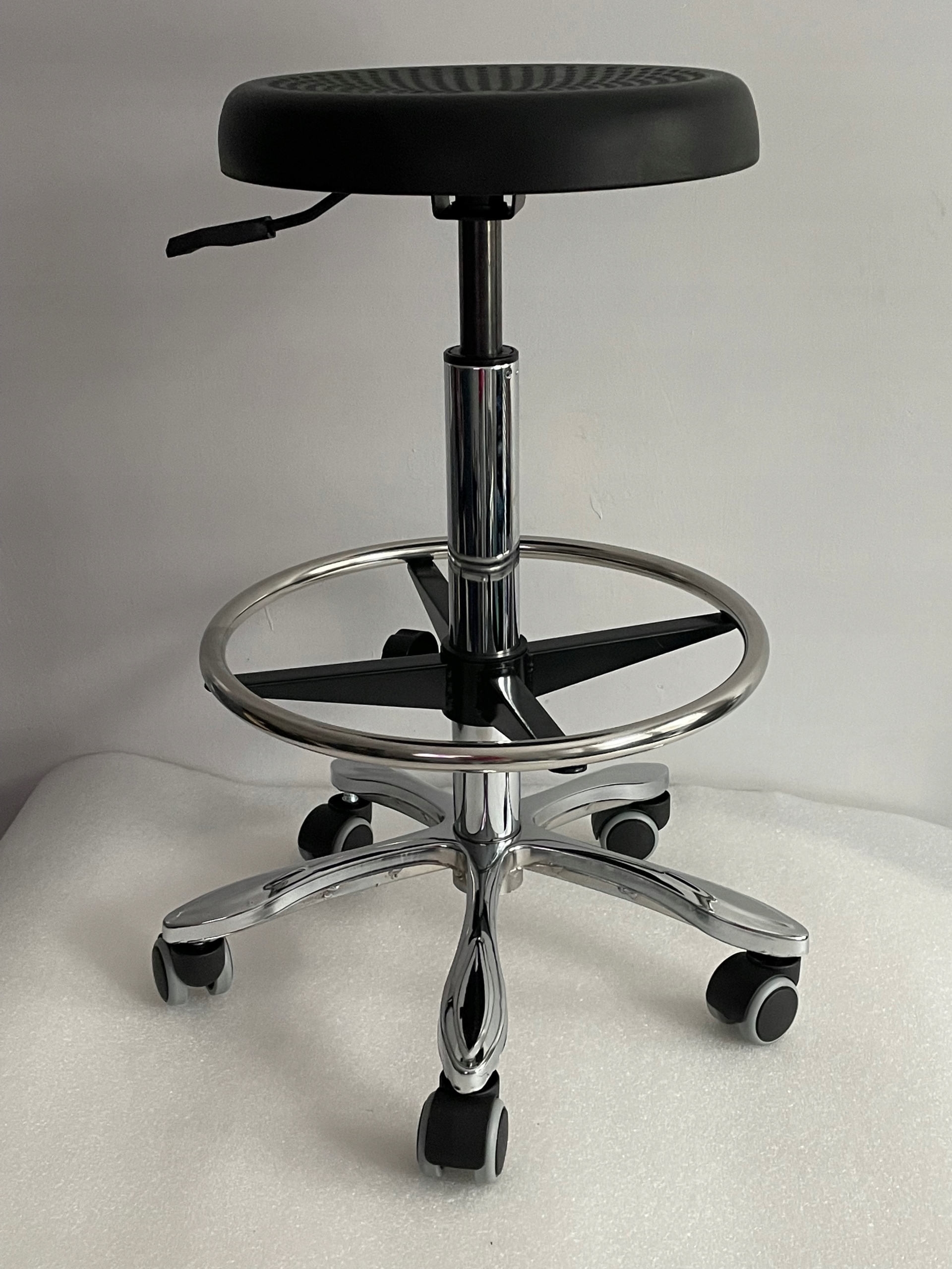 Stolek obrotowy z kolem laborato warszta Wysoki