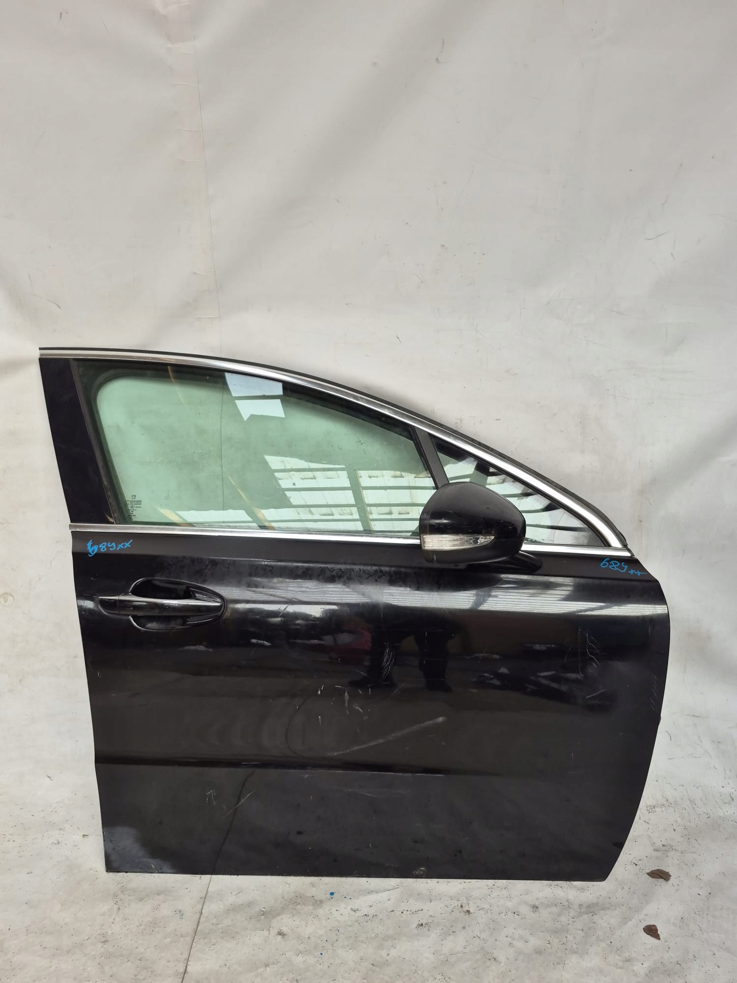 PEUGEOT 508 and 1 10-18 door front front right