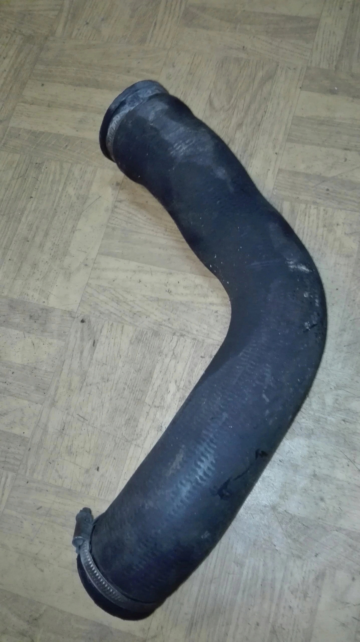 pipe hose MERCEDES VITO VIANO W639