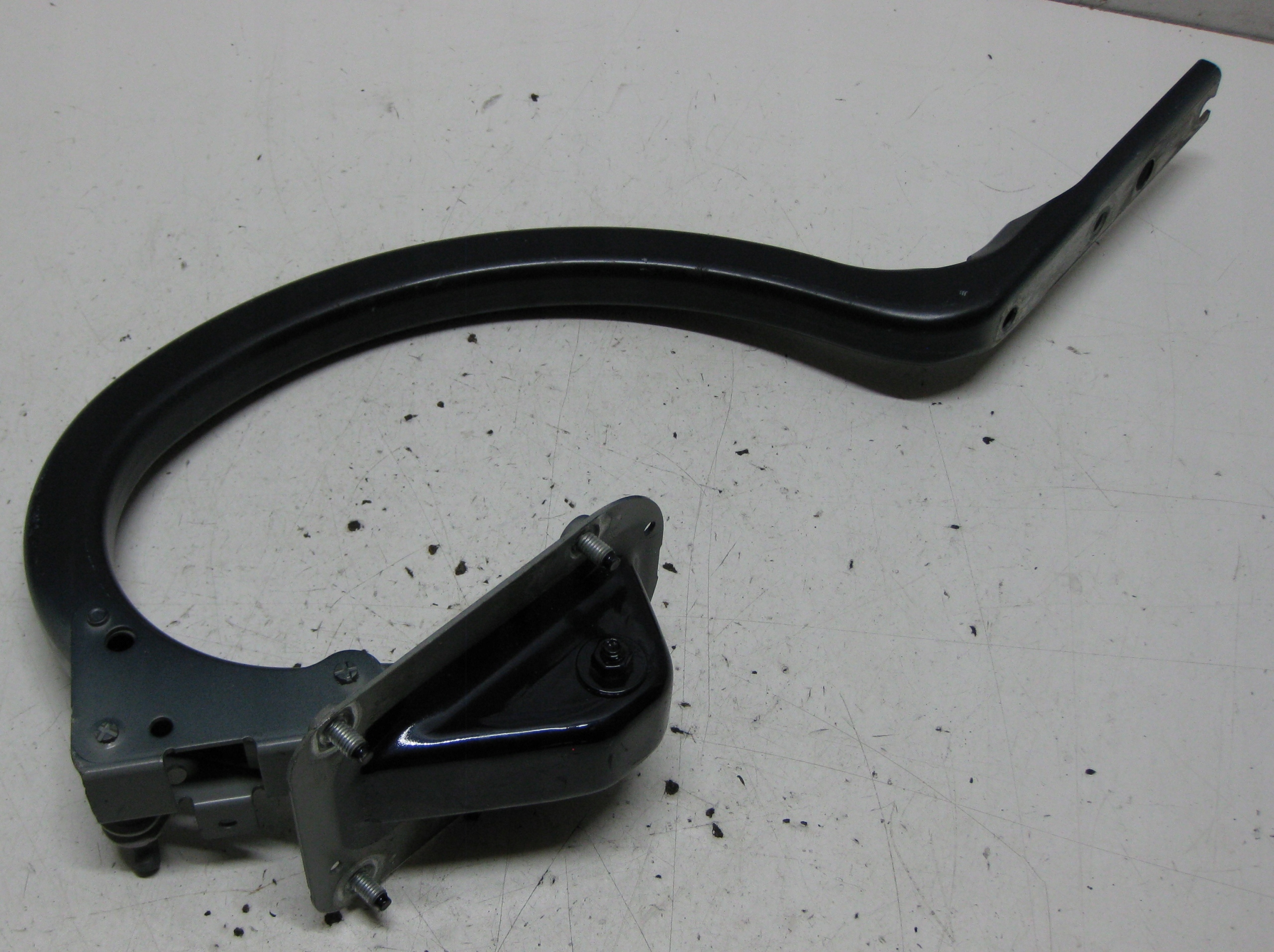 BMW F10 LIFT 2.0 D XD 14R hinge bonnet boot left rear part