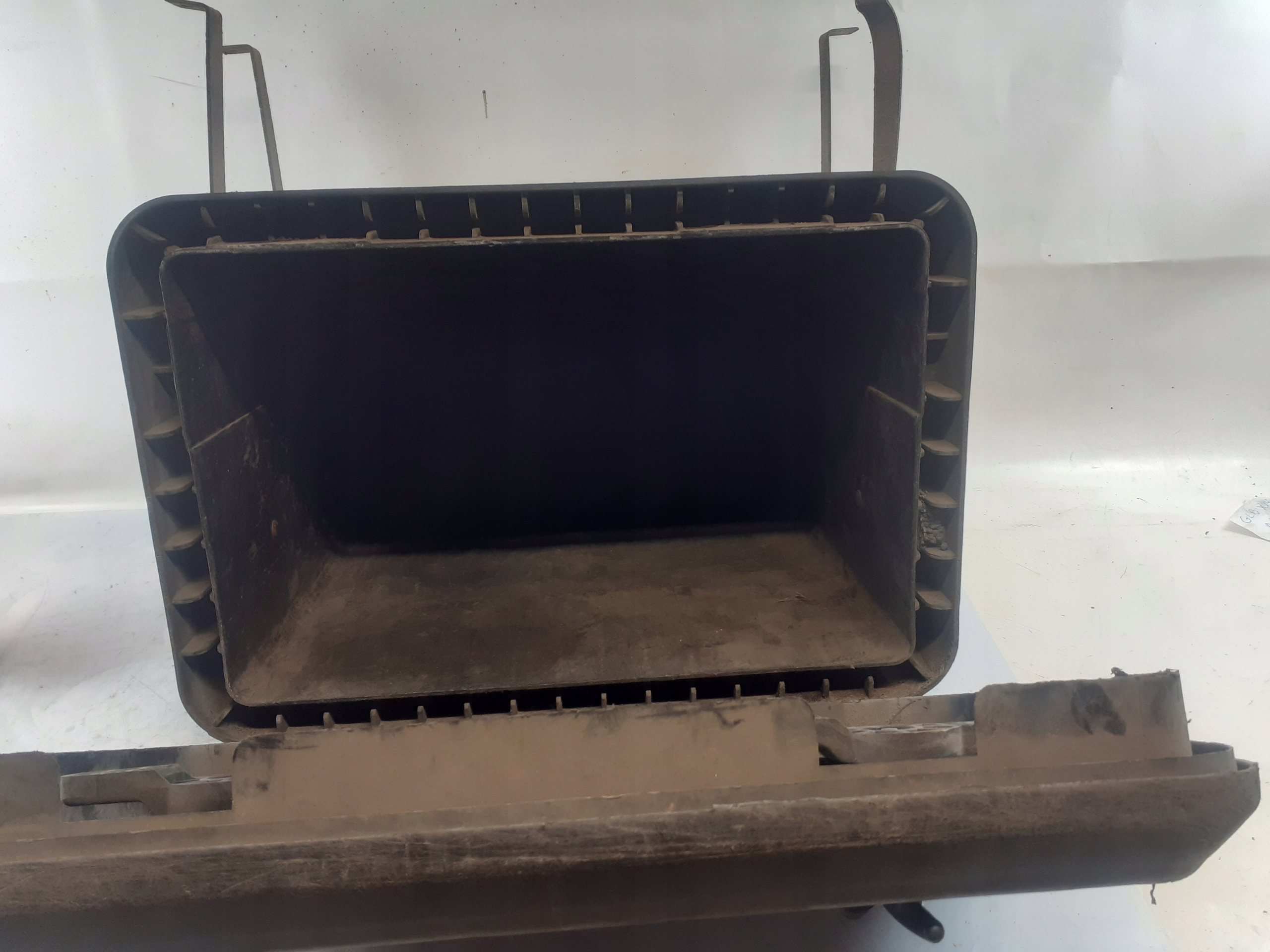 passenger compartment boot compartment for tension belts