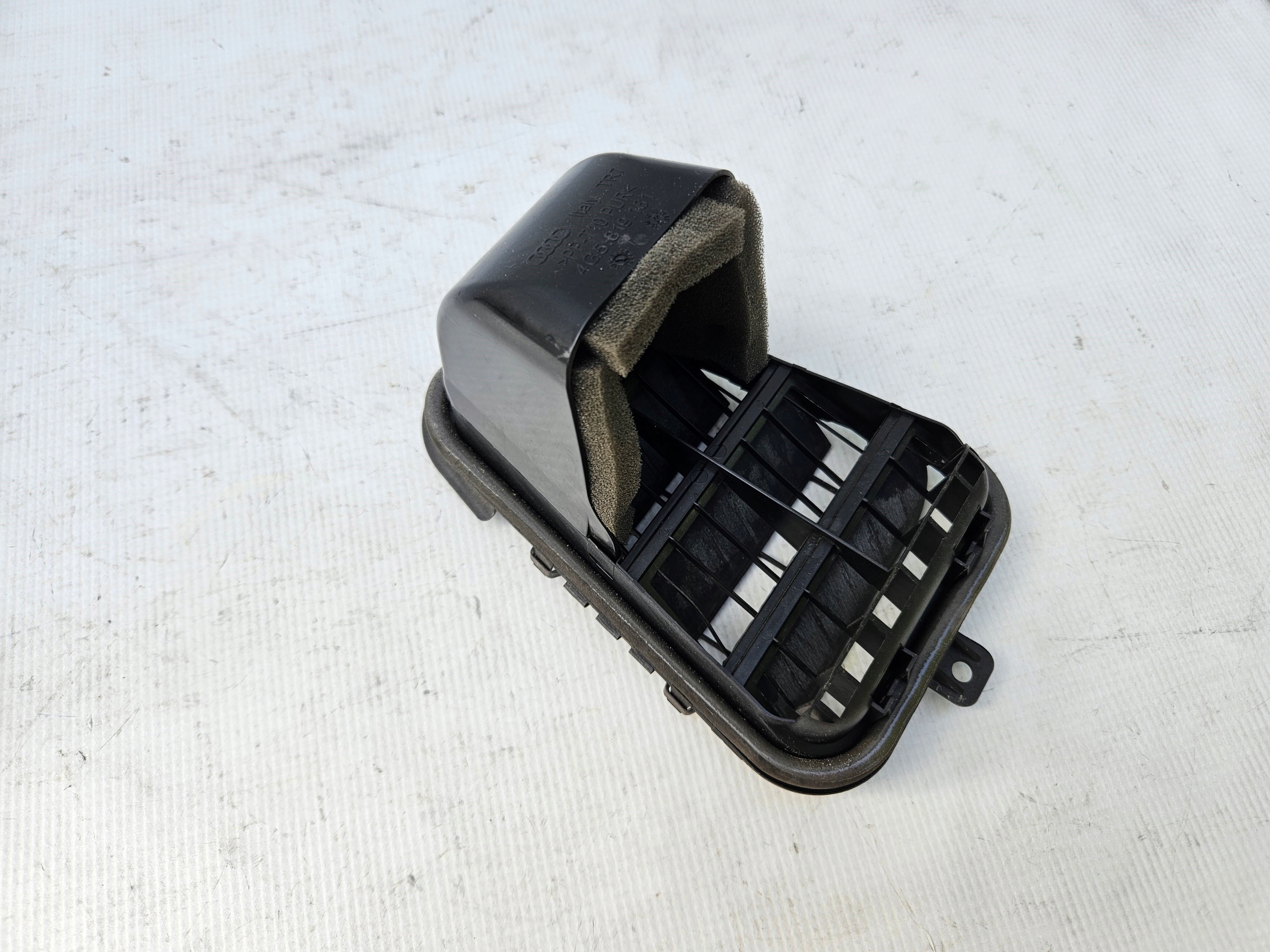 grid ODPOWIETRZENIA cabs left right AUDI A6 C7