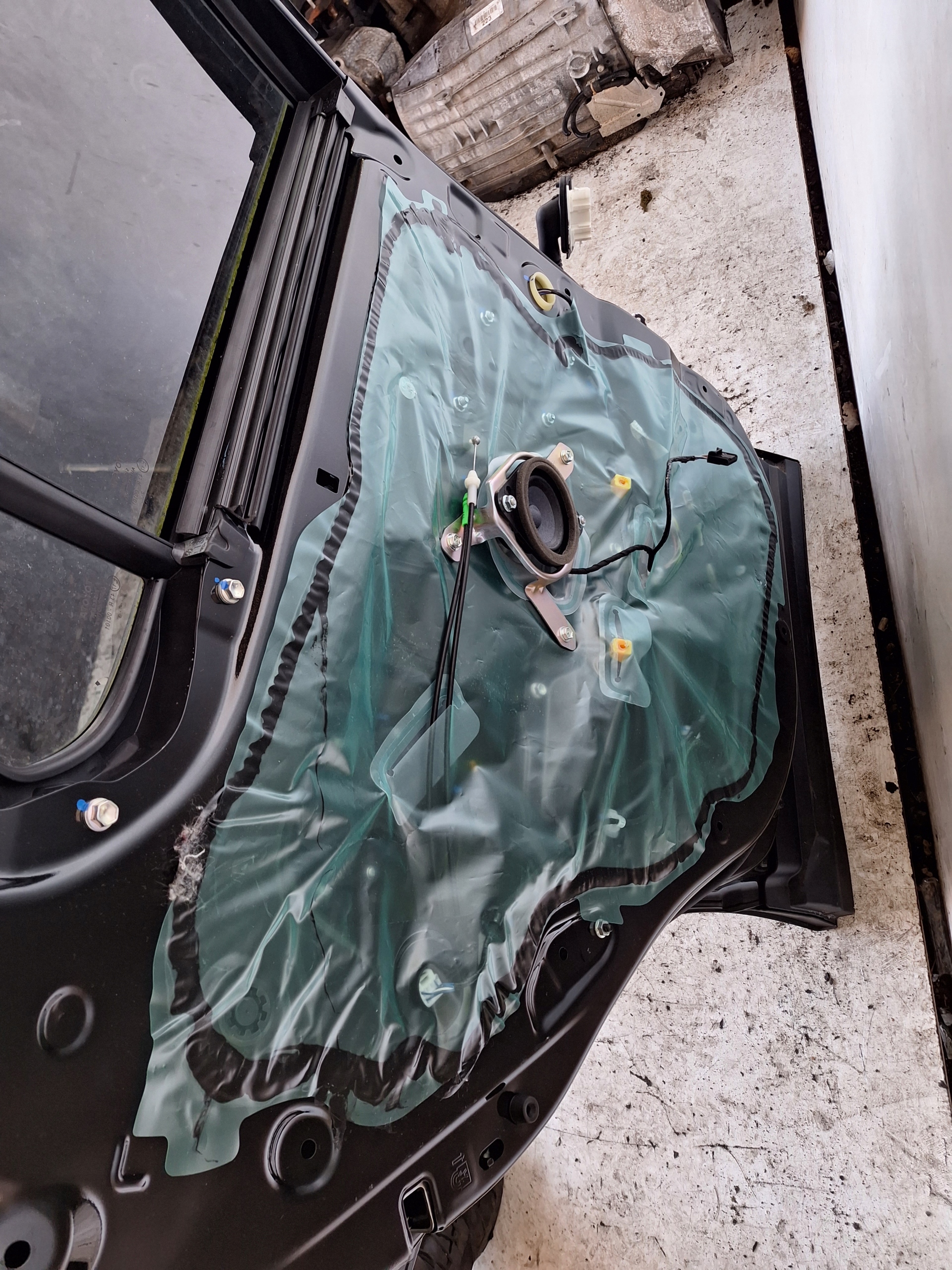 TOYOTA CH-R II 23-> Tür links heck 209