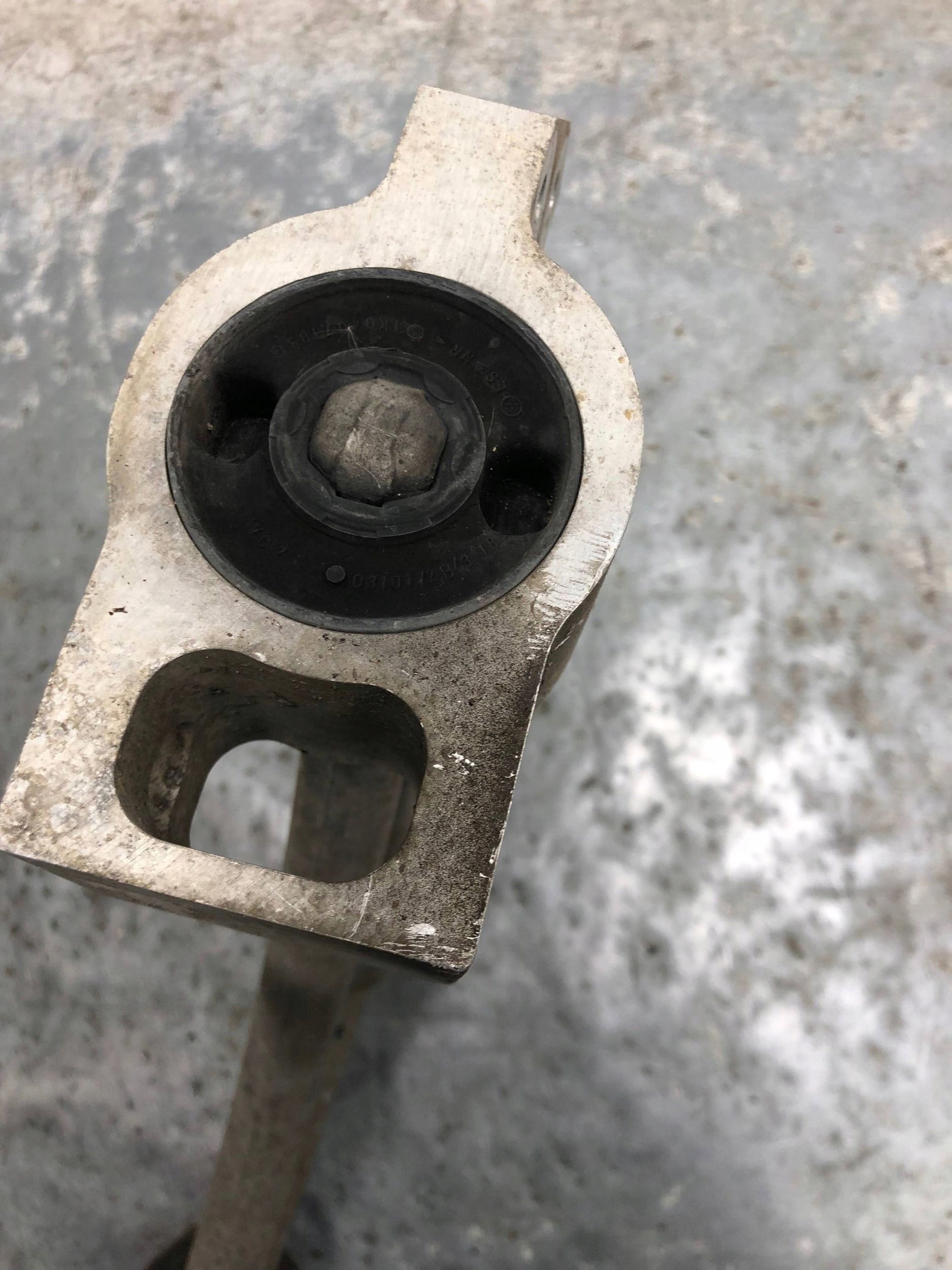 arm right front VW PASSAT CC LIFT 3C0407151H