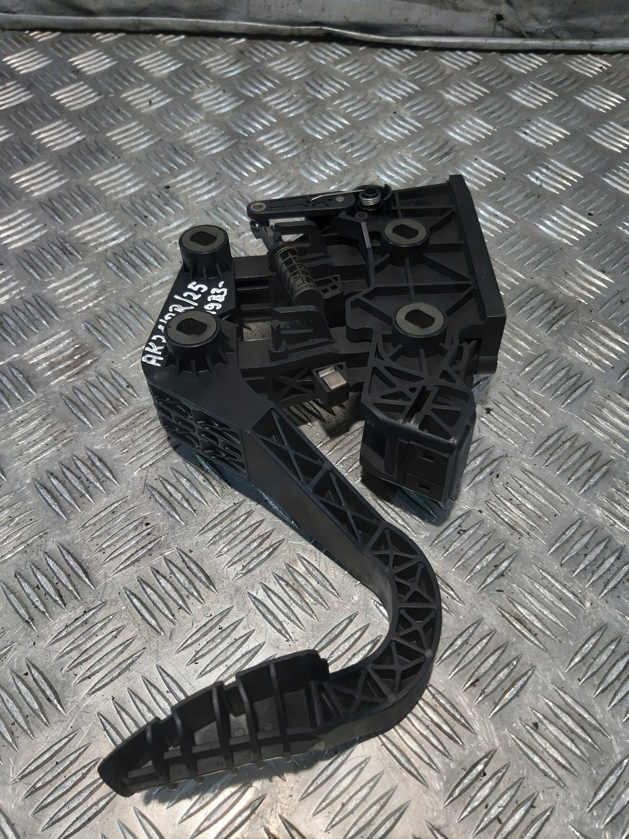 accelerator pedal SCANIA 1729022