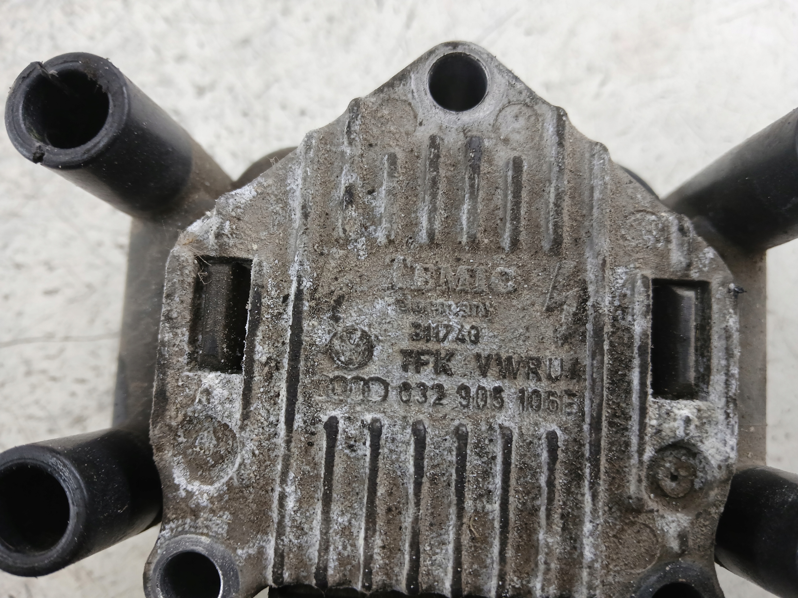 VW GOLF IV SEAT LEON and 1.4 coil ignition 032905106B
