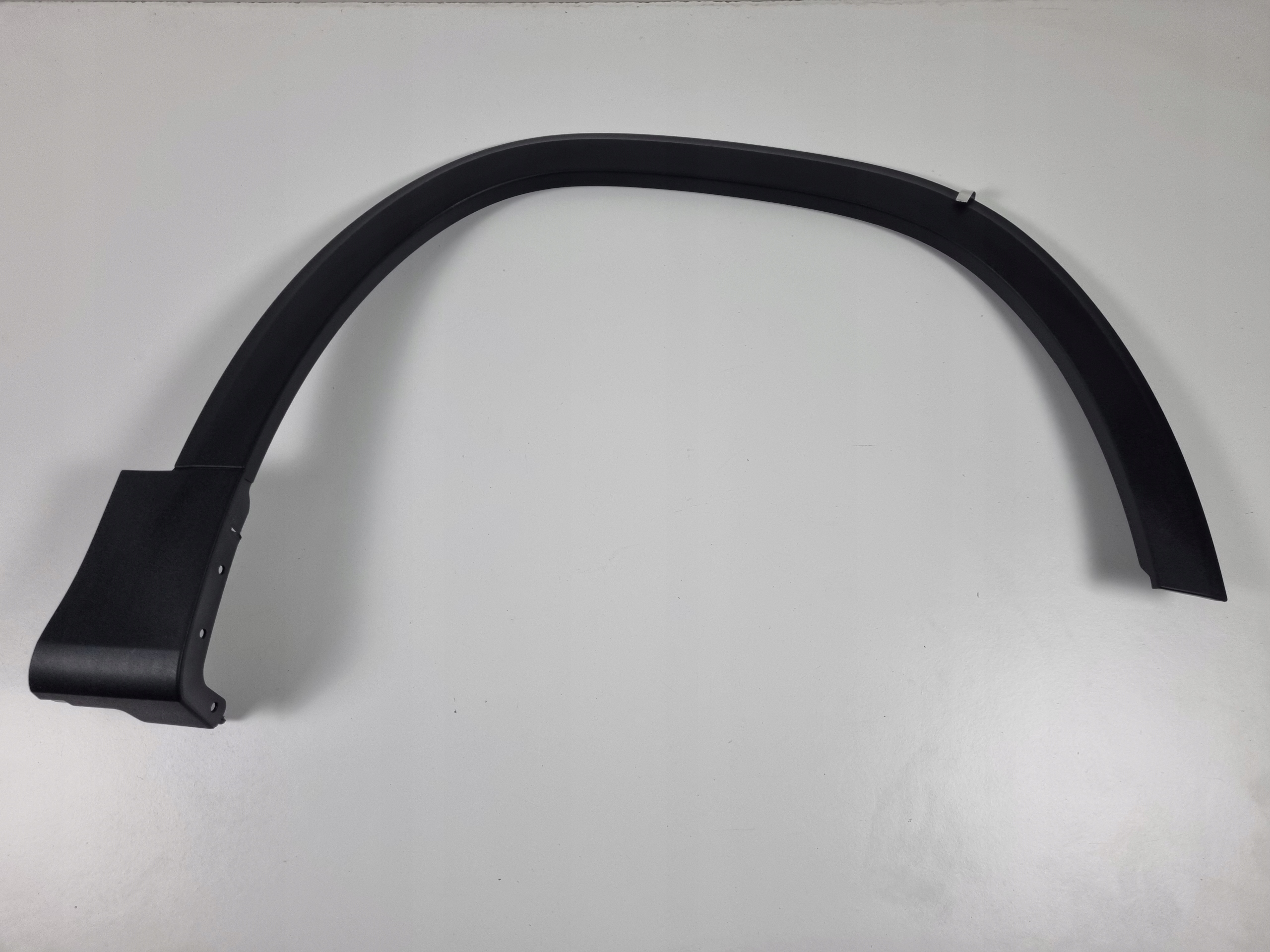 MERCEDES EQB LISTWA NAKŁADKA BŁOTNIKA PRZEDNIA PRAWA PRZÓD A2438808601