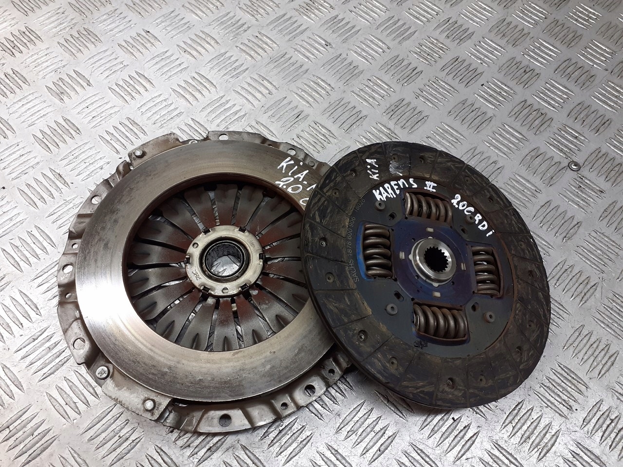 4F4543534 - ЗАТИСК ЗЧЕПЛЕННЯ З ДИСКОМ KIA CARENS II 2.0 CRDI