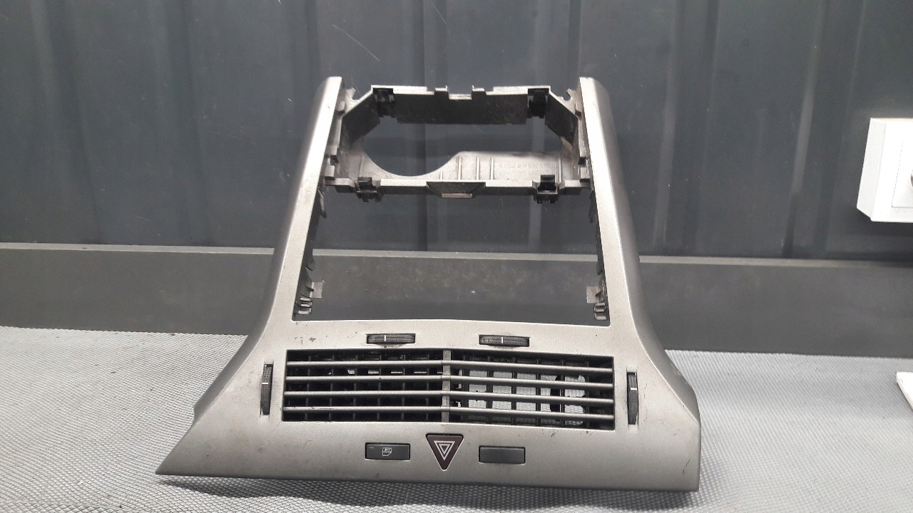 консоль центральная opel oe 331985437