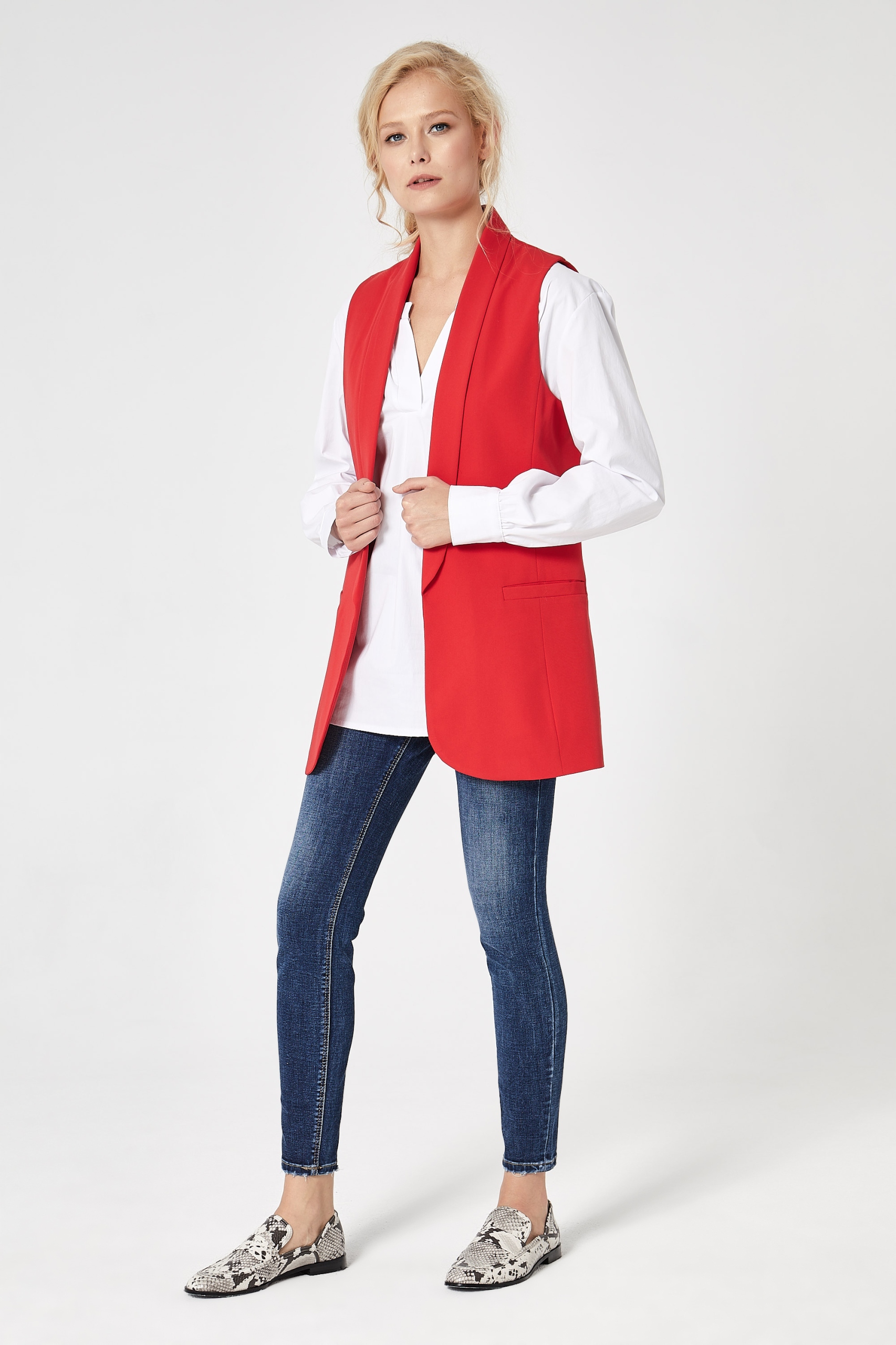 

Elegancka Kamizelka Czerwona 40 LU468