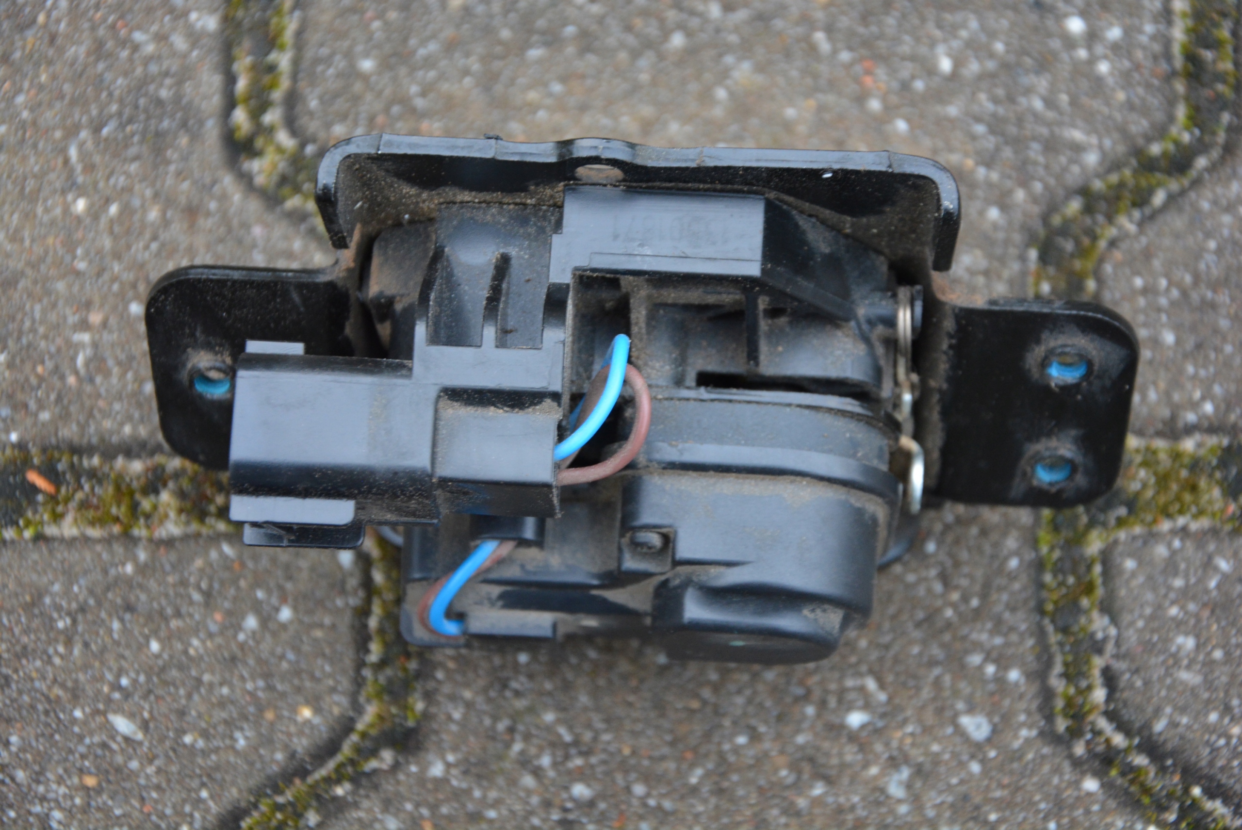 ZAMEK KLAPY BAGAŻNIKA OPEL ANTARA 06-10r. Typ samochodu 4x4/SUV Samochody osobowe