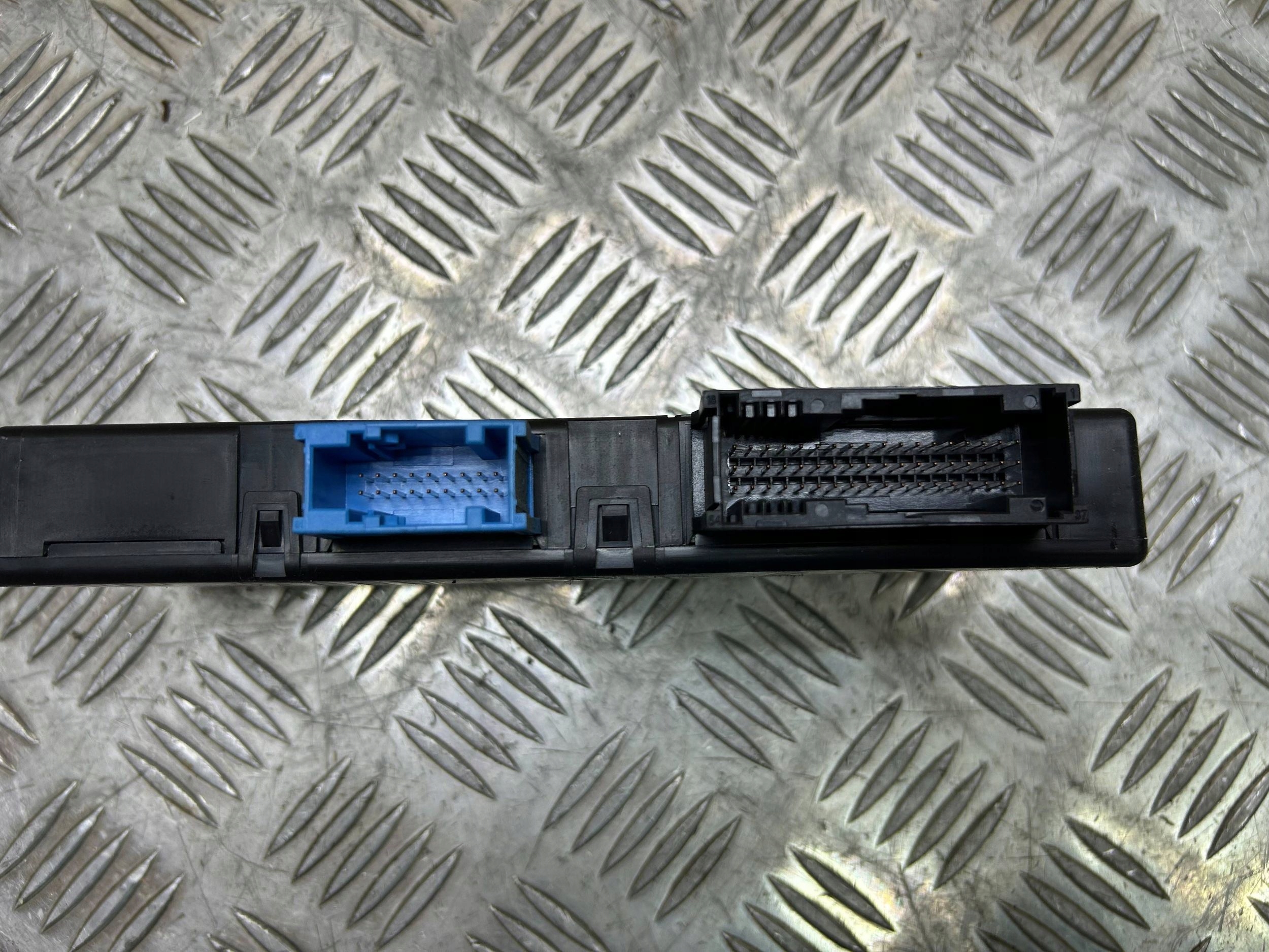 module / control unit ZGW BMW 5 F10 F11 2013 9299592