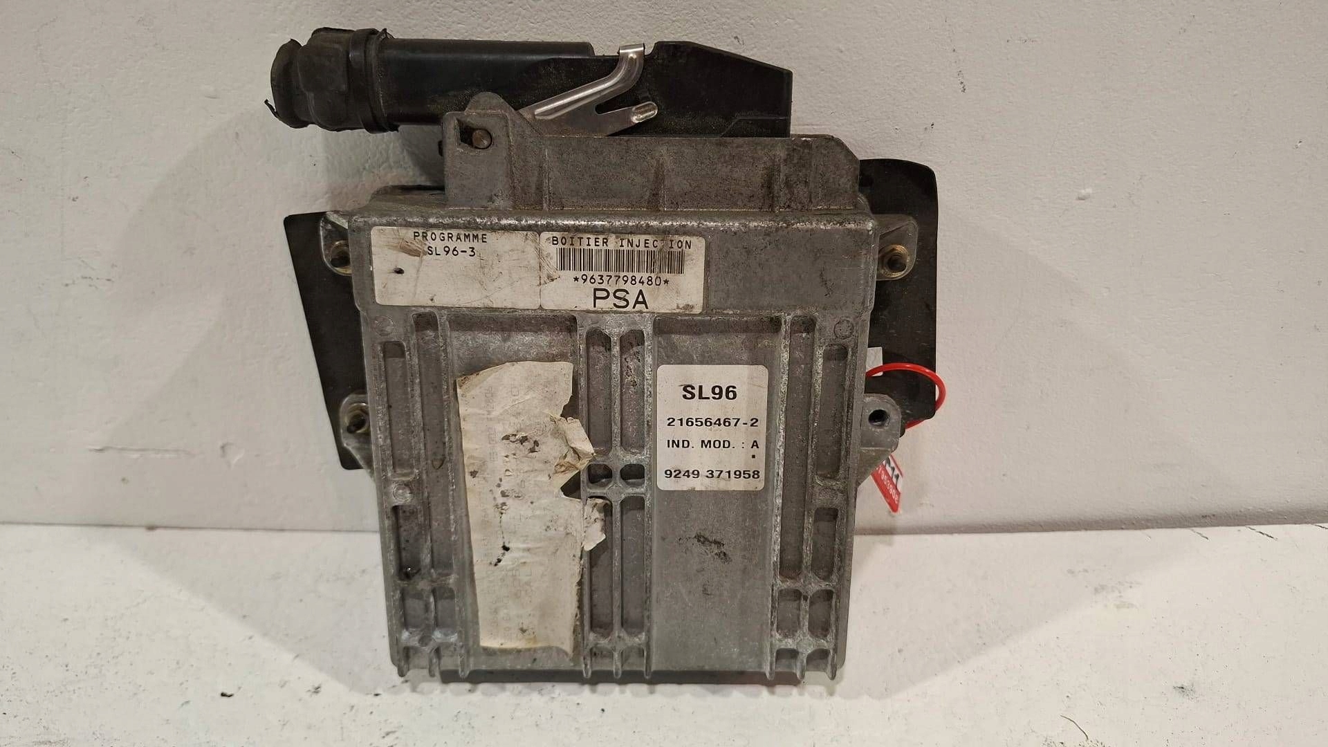 control unit of the engine computer 9637798480 Citroen Peugeot 1.8