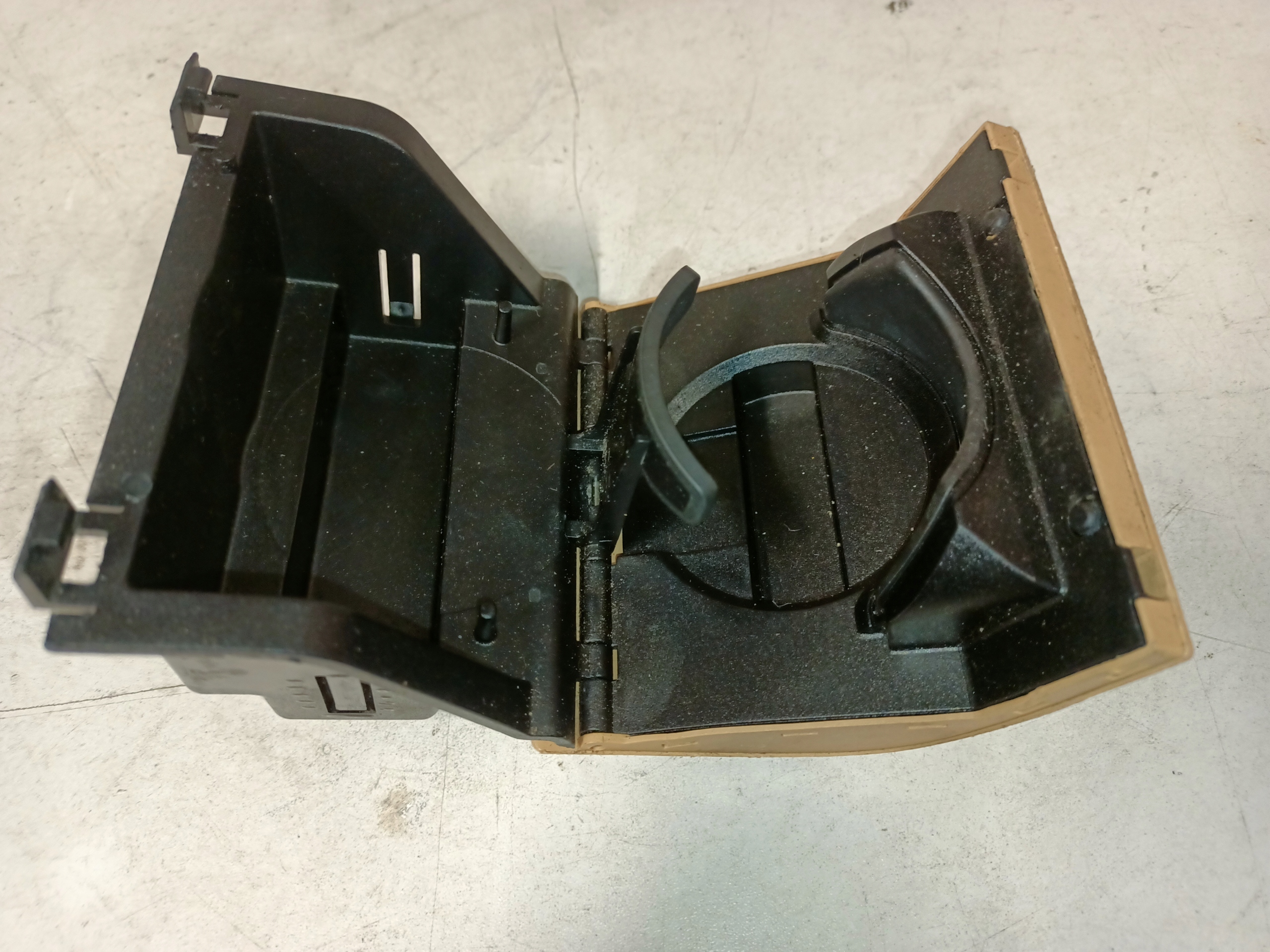 Держатель на SKODA OCTAVIA I 1U0857962E