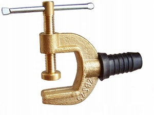 

Zacisk masowy spawalniczy 200A śrubowy ZBS-25