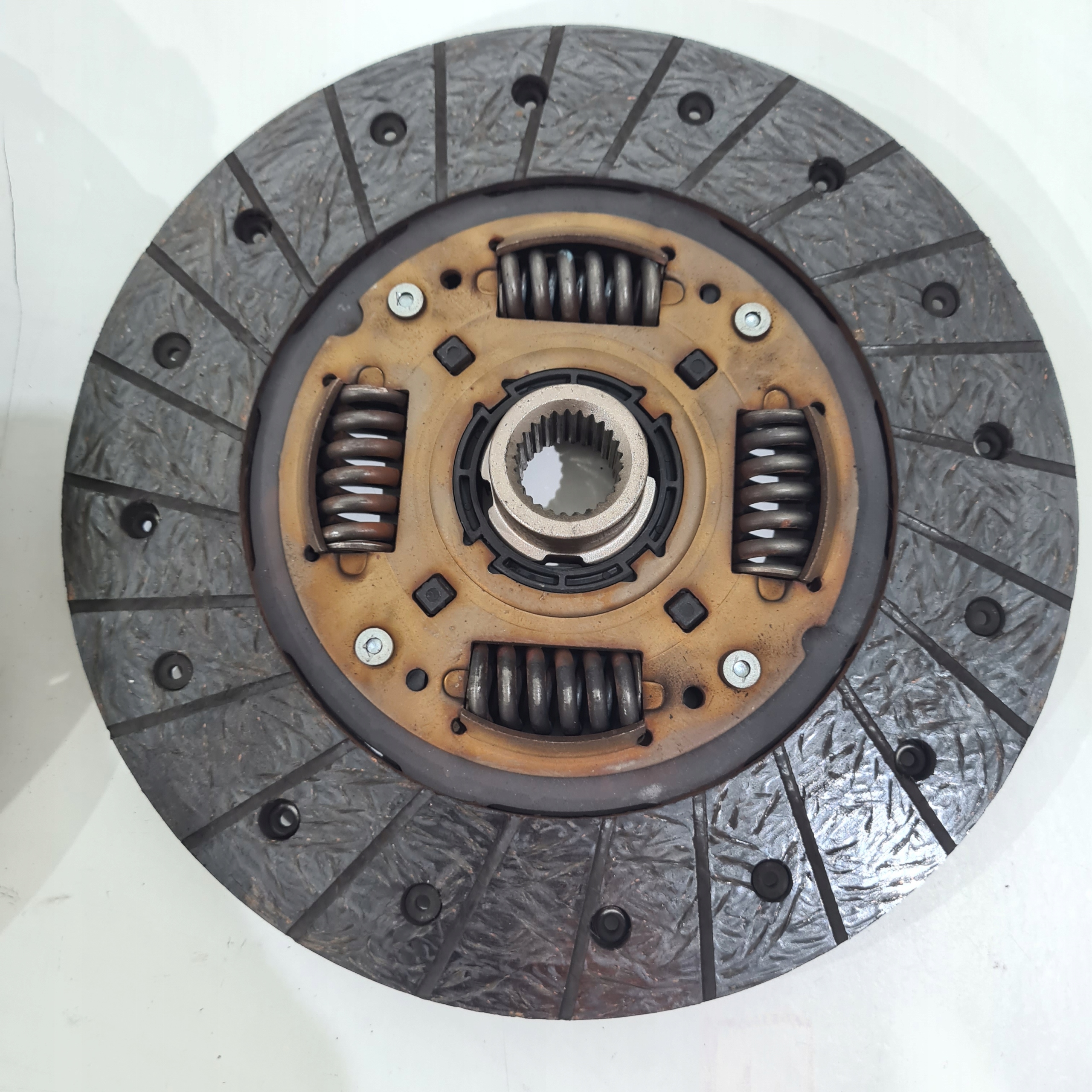Embrayage (Disque + de pression) DACIA H4M 1.6 SCE 301011769R 2015
