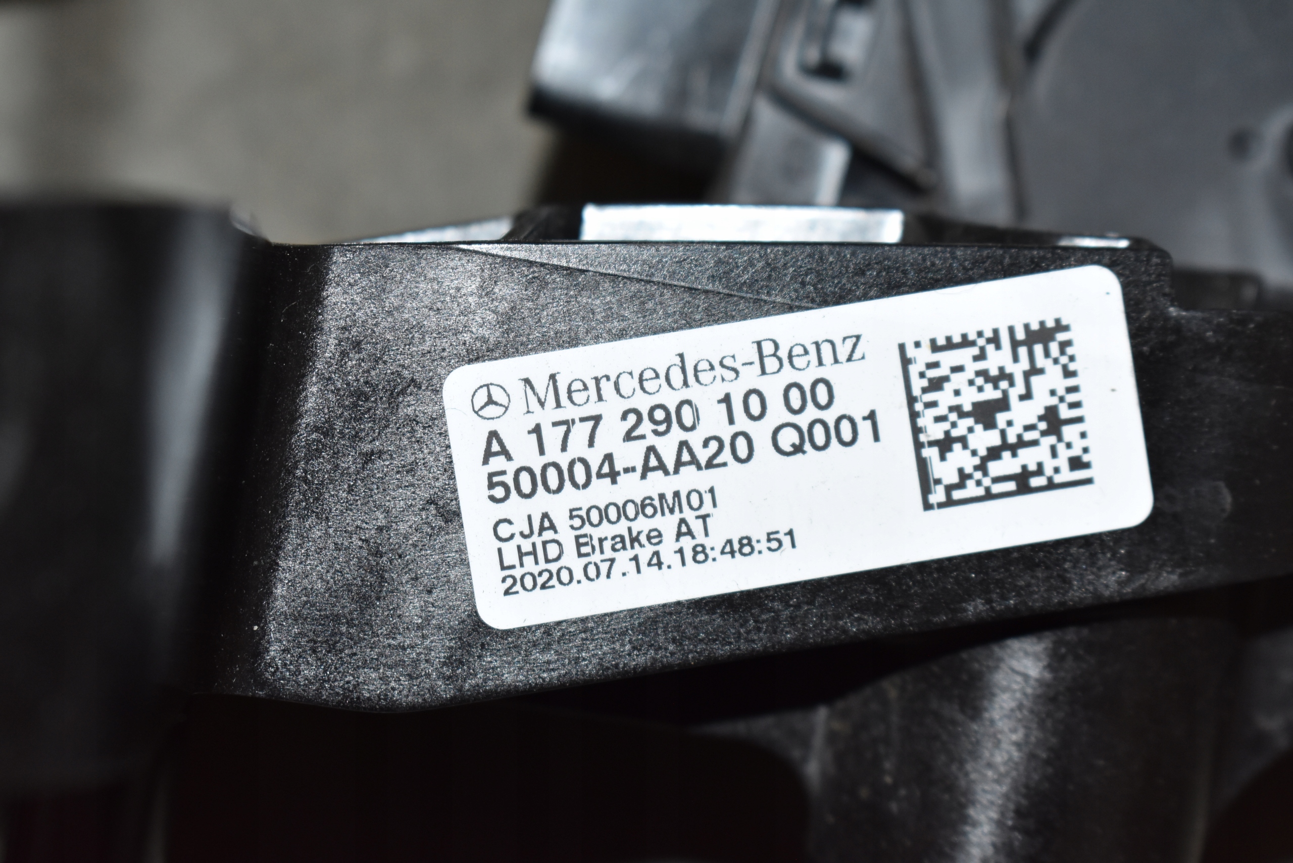 IDEALNY Gaspedal und Bremse MERCEDES GLA H247 1