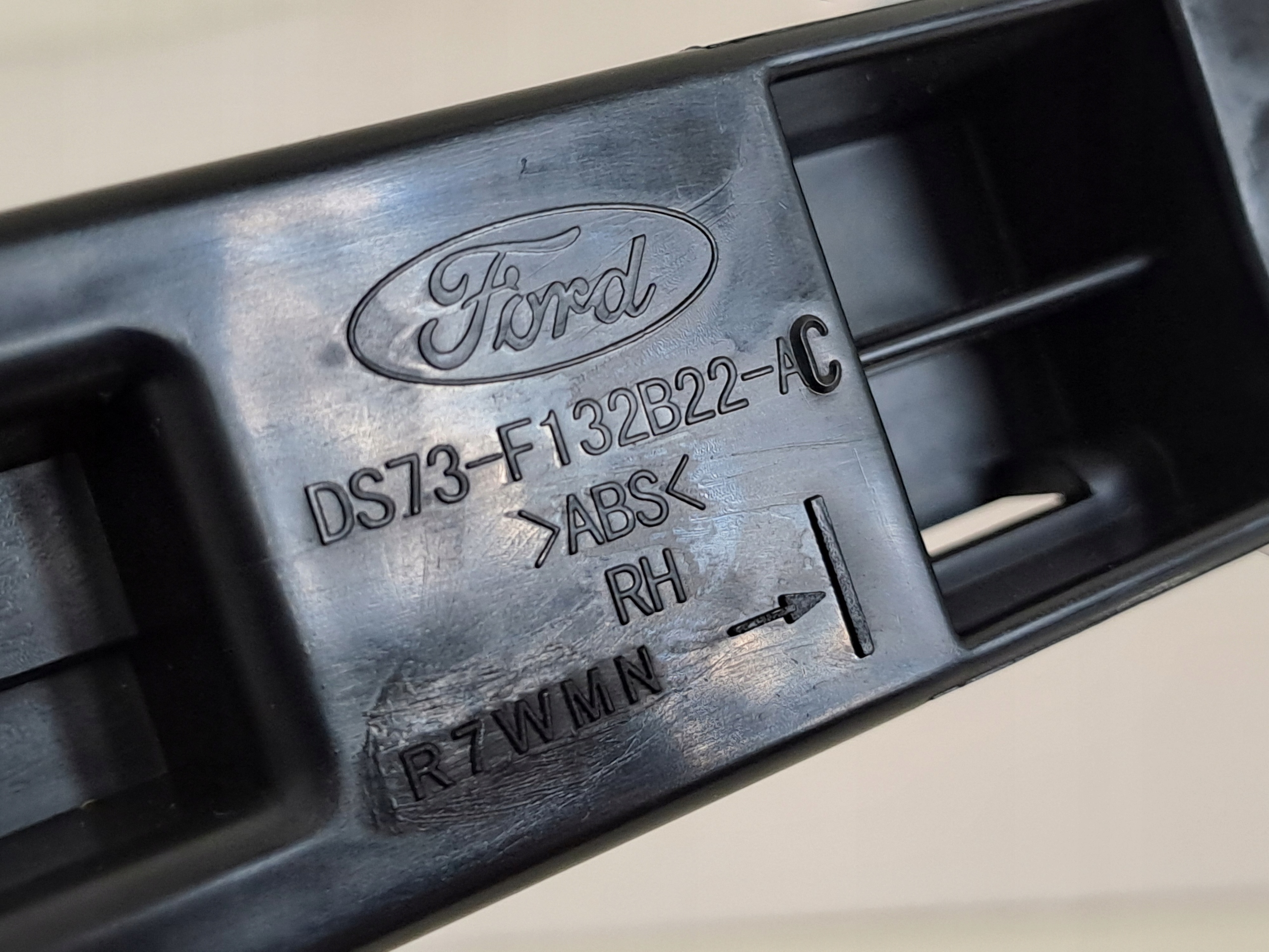 Support Support plaque Pare choc Droite Avant Avant FORD MONDEO V MK5 17r