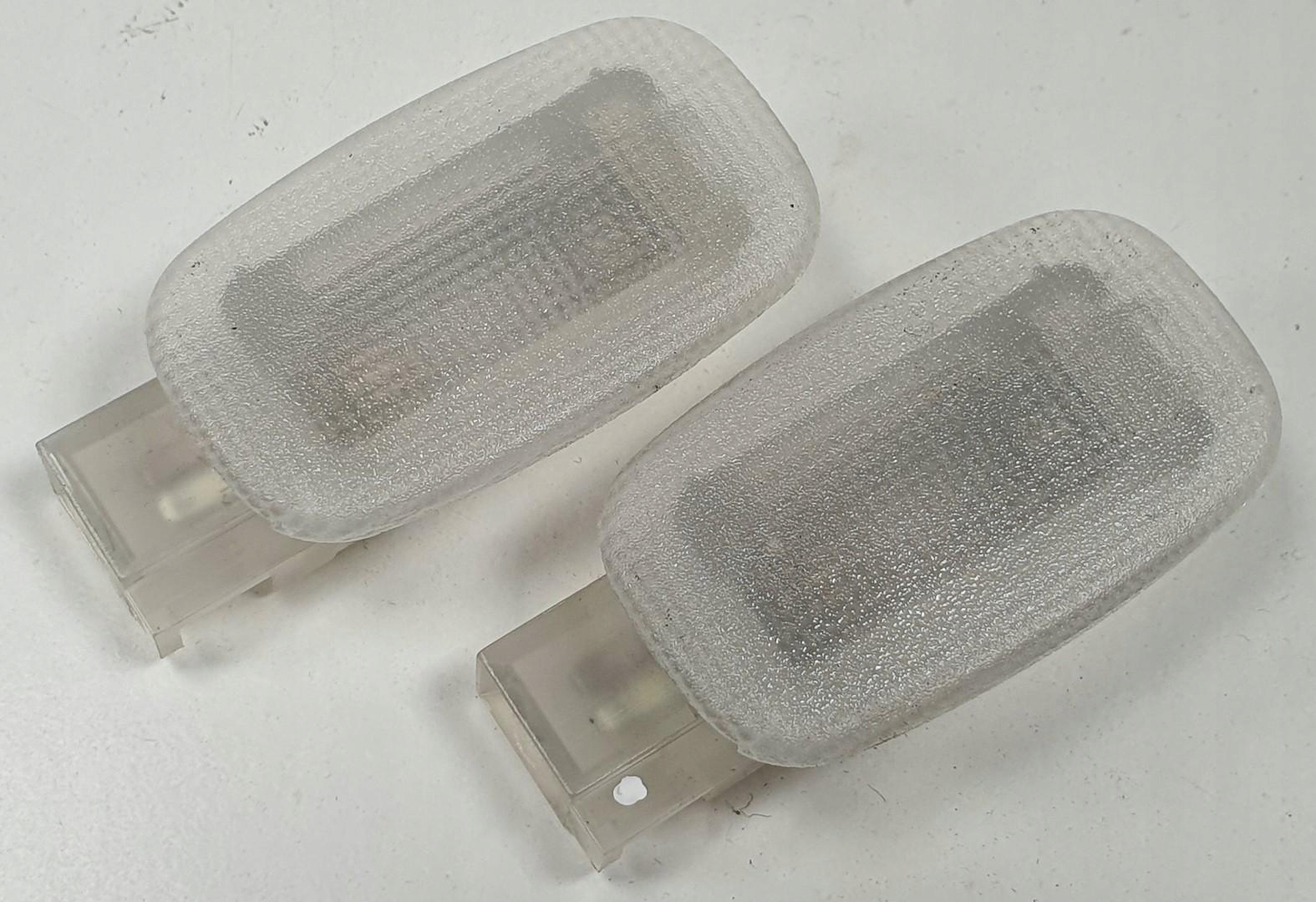 LAMPKA OŚWIETLENIE WNĘTRZA MERCEDES W220 Producent części Mercedes-Benz OE