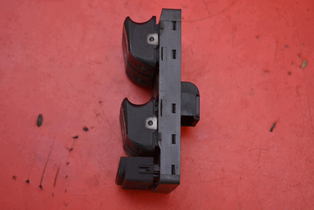 control panel of the window EU 8K0959851 AUDI A4 B8 sedan 07-11