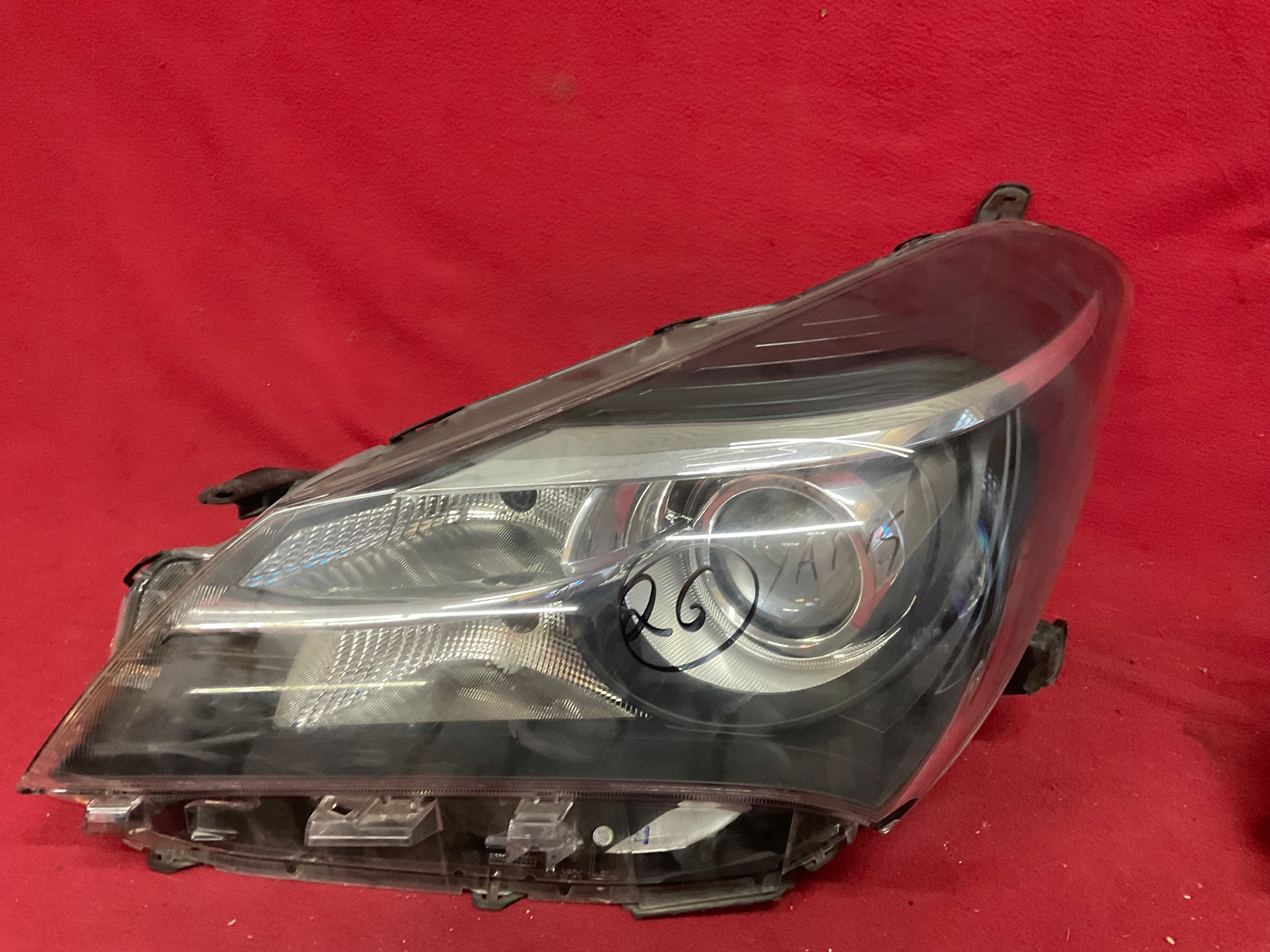Frontscheinwerfer Toyota Yaris I P1 42017SOCZEW LED Links Scheinwerfer Headlight - Thumbnail 1