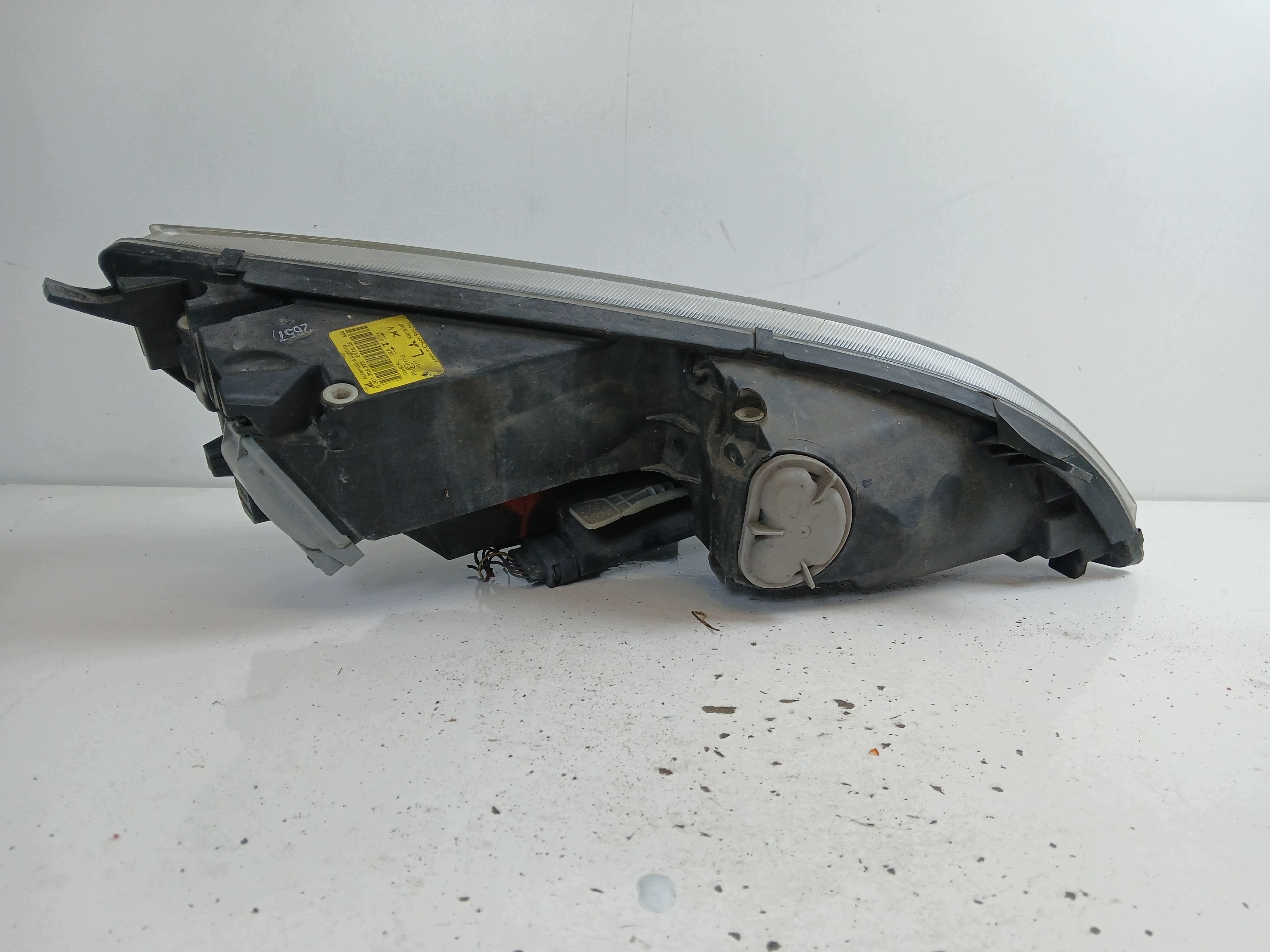 MITSUBISHI COLT VI Z30 light left front 8301B367 CIEMNA