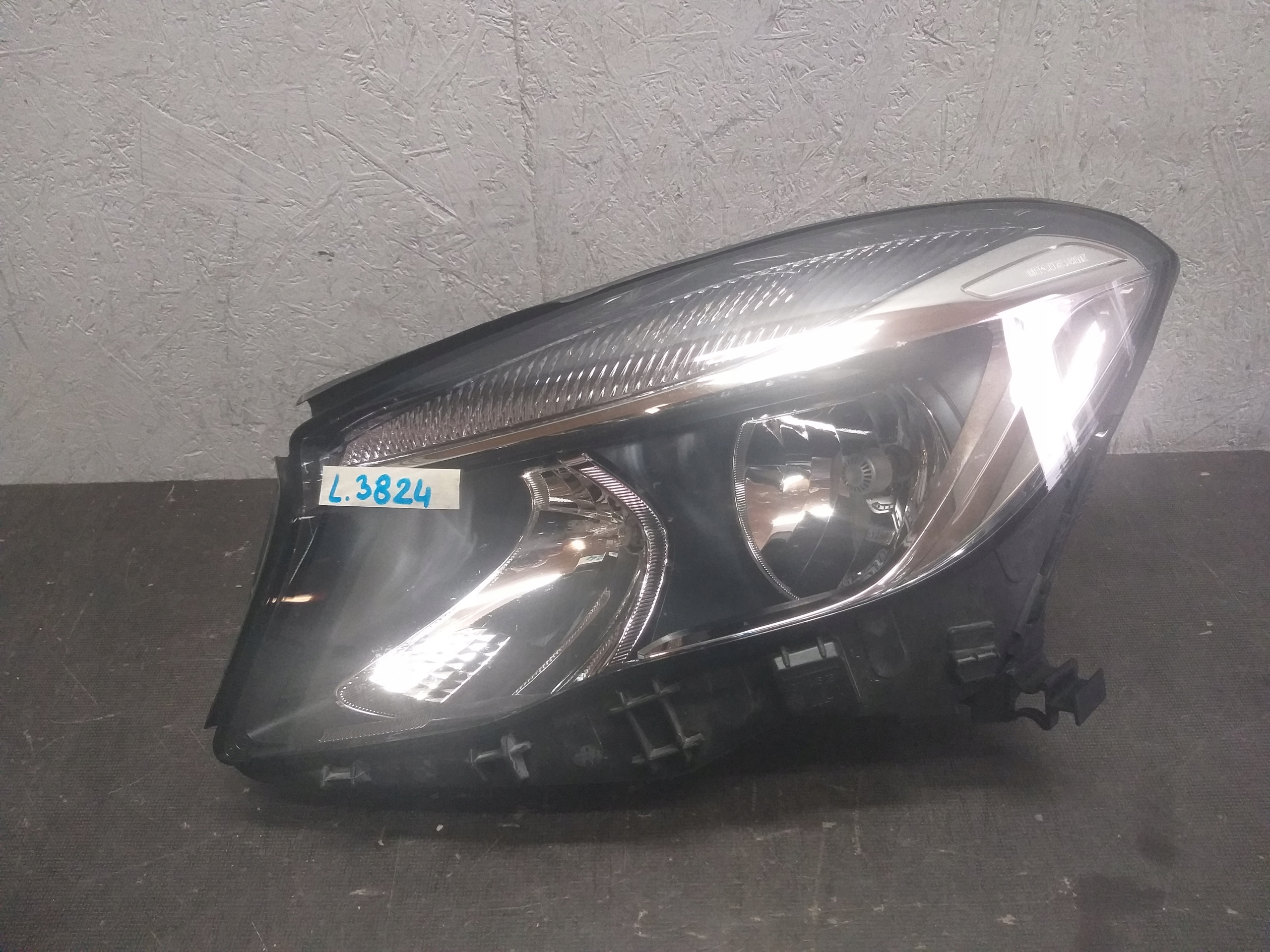 light front left MERCEDES GLA W156 A1569061100