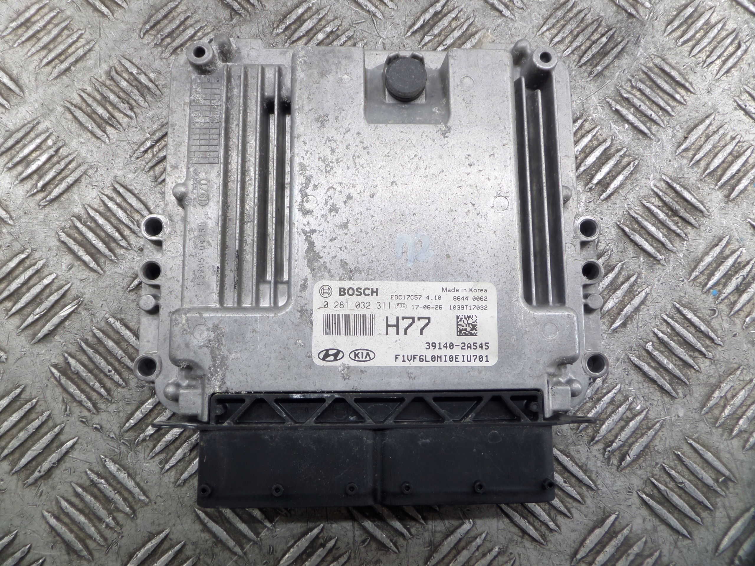computer control unit of the engine HYUNDAI I40 1.7 CRDI 0281032311 39140-2A545 H77