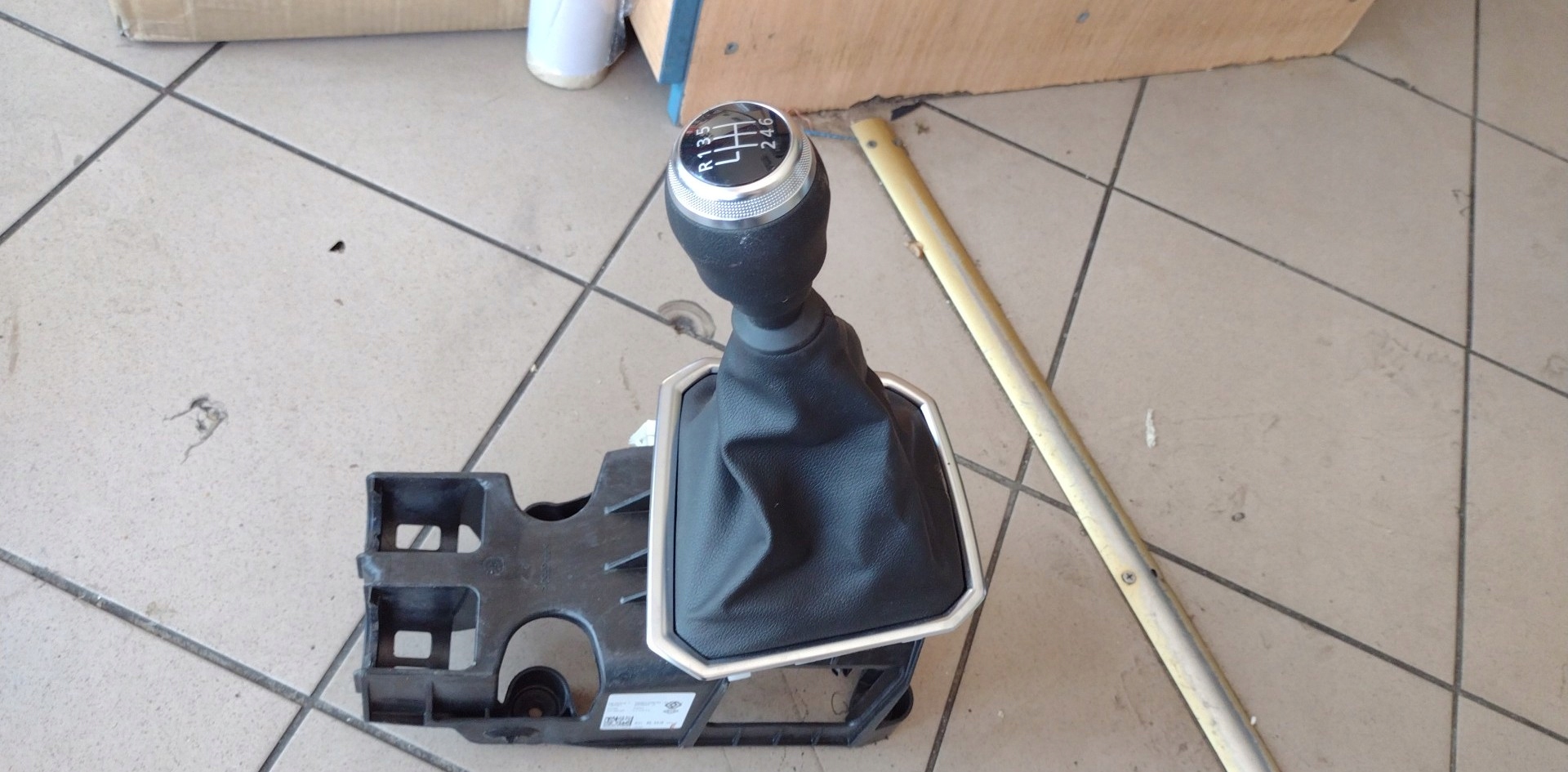 РУЧКА ПЕРЕМИКАННЯ ПЕРЕДАЧ SANDERO III 349015097R