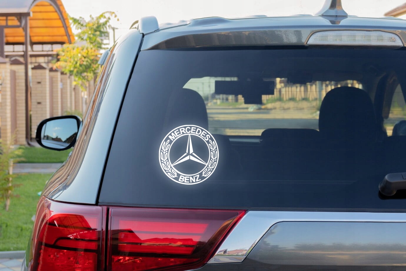 MERCEDES BENZ Auto Logo - Naklejka na samochód na auto ODBLASKOWA Waga produktu z opakowaniem jednostkowym 0.3 kg