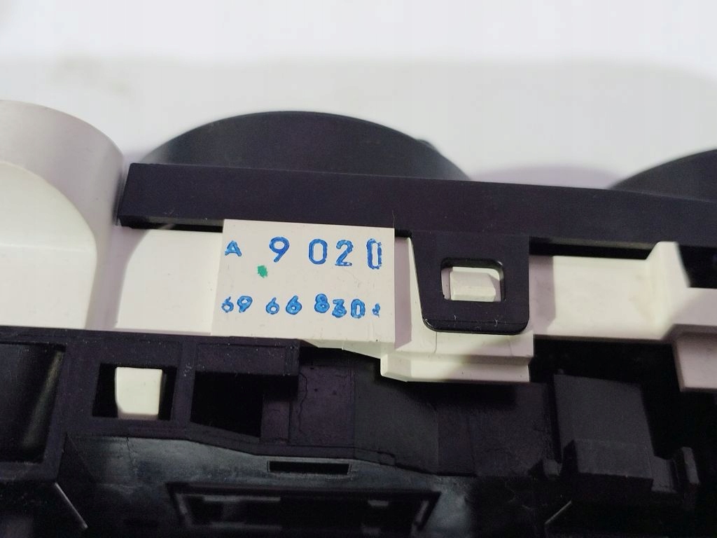 Mitsubishi Colt Z30 lift control panel air conditioning devices