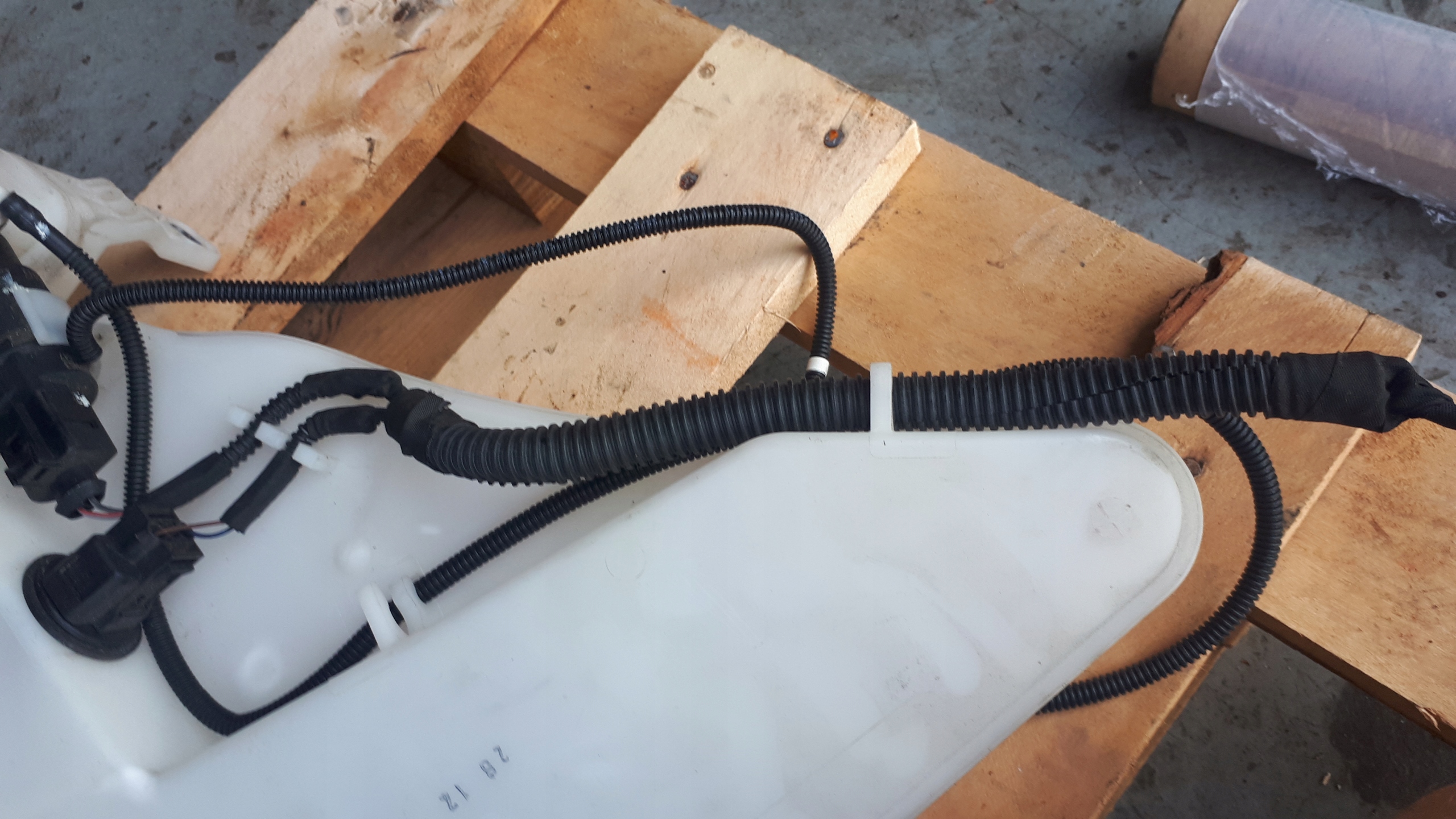 A6 C7 4G washer fluid tank pump 4G8955451E A7 4G