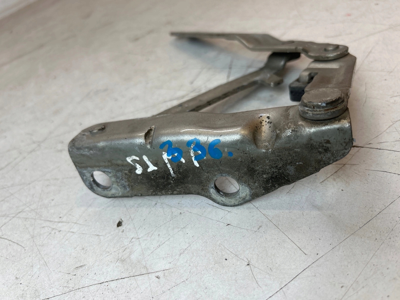 hinge bonnets front front left Volkswagen T5