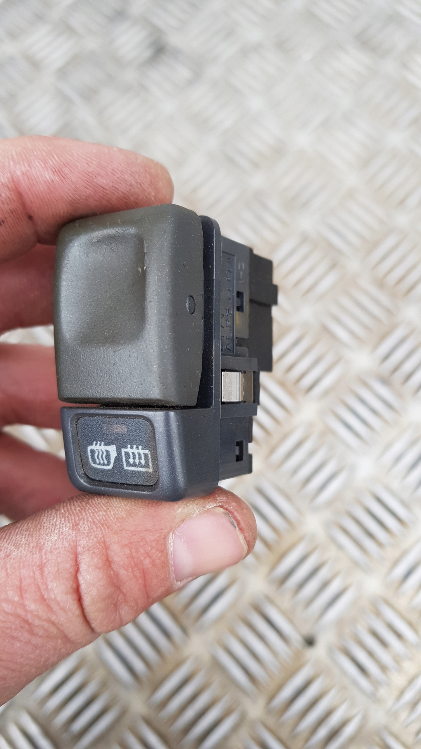 VOLVO V70 Schalter Hitzung 9162952